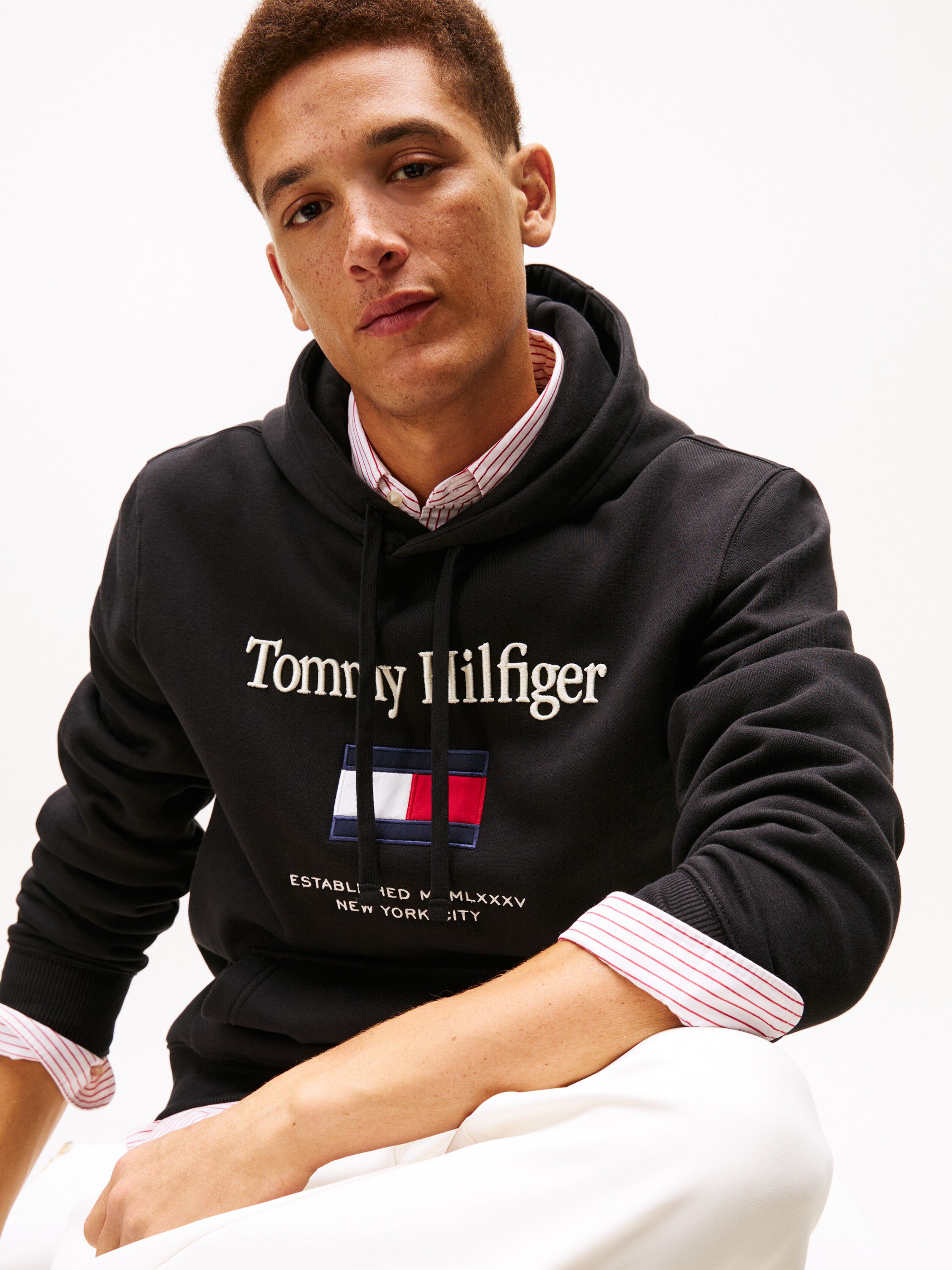TOMMY EMBRO FLAG HOODIE