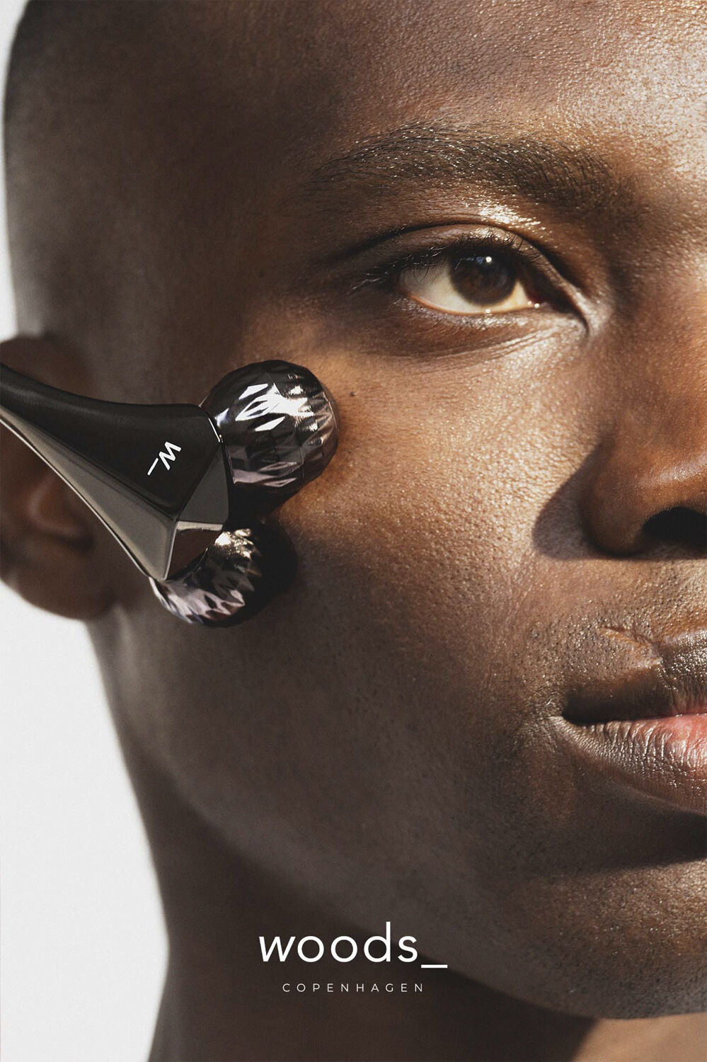 CONTOURING FACIAL ROLLER