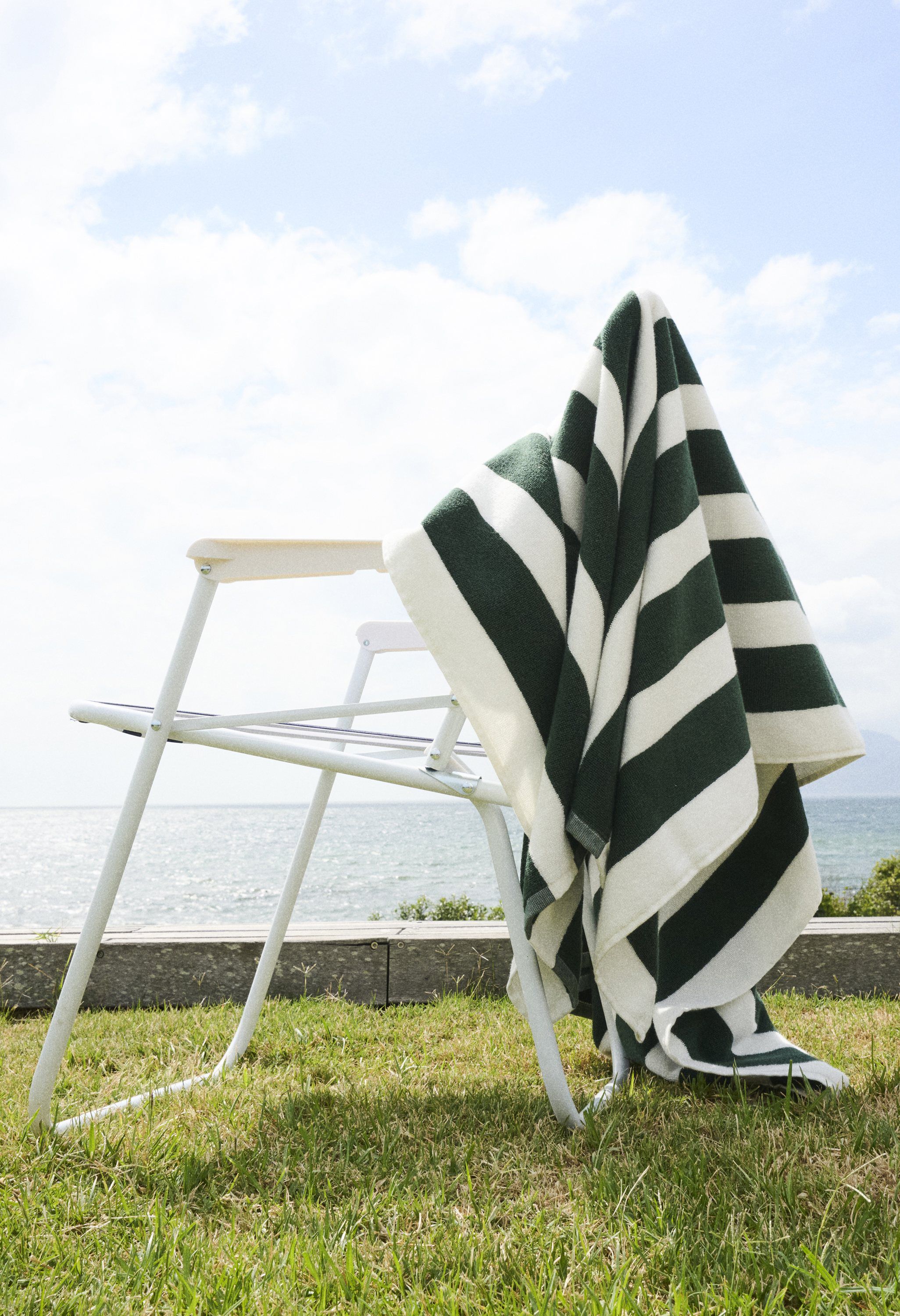 Beach towel 100x180 d. green/star white