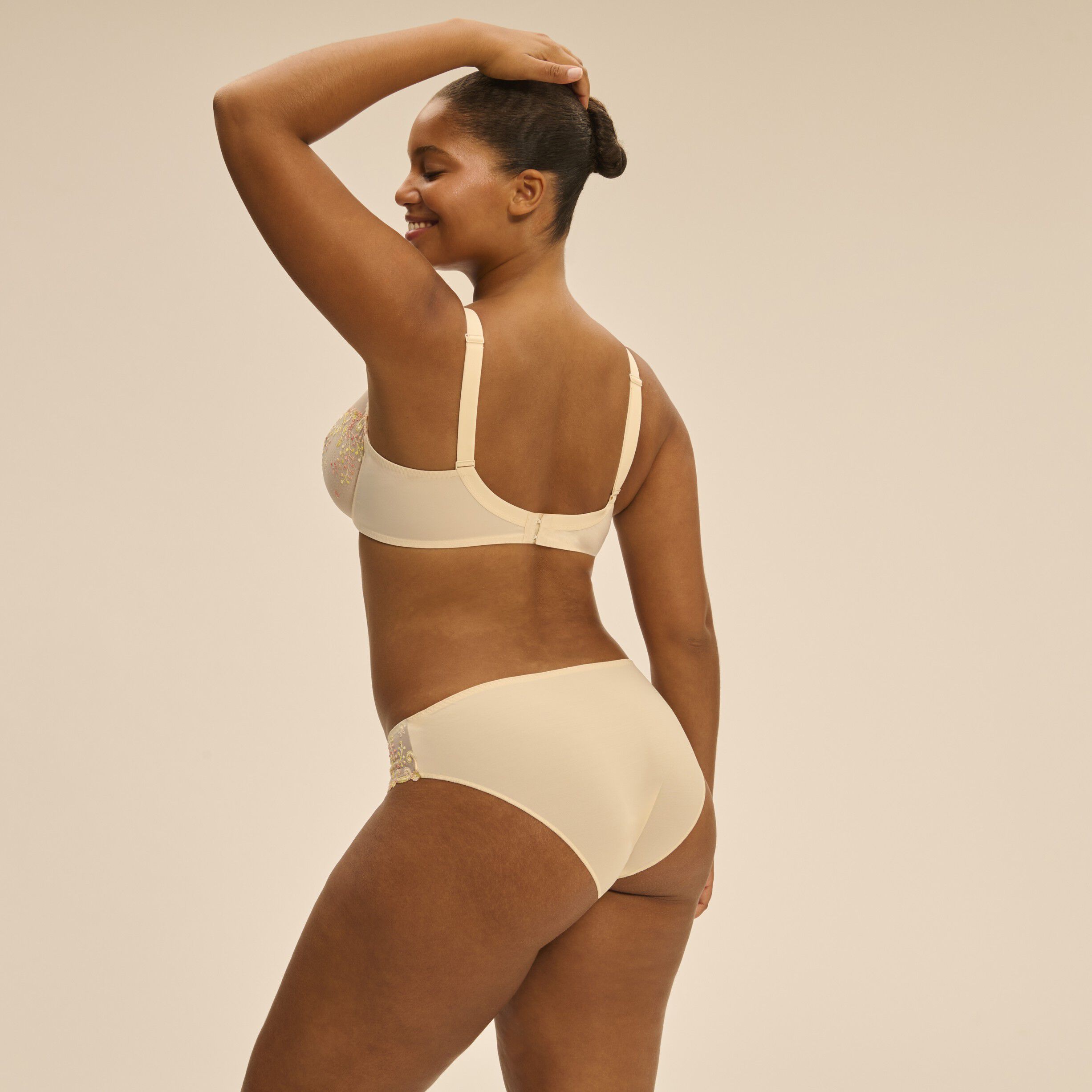 D&Eacute;LICE Plunging underwired bra