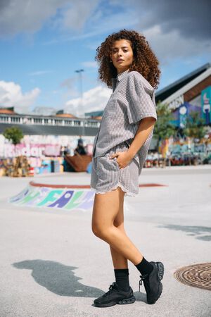 NMELIZA NW SHORTS WVN FWD