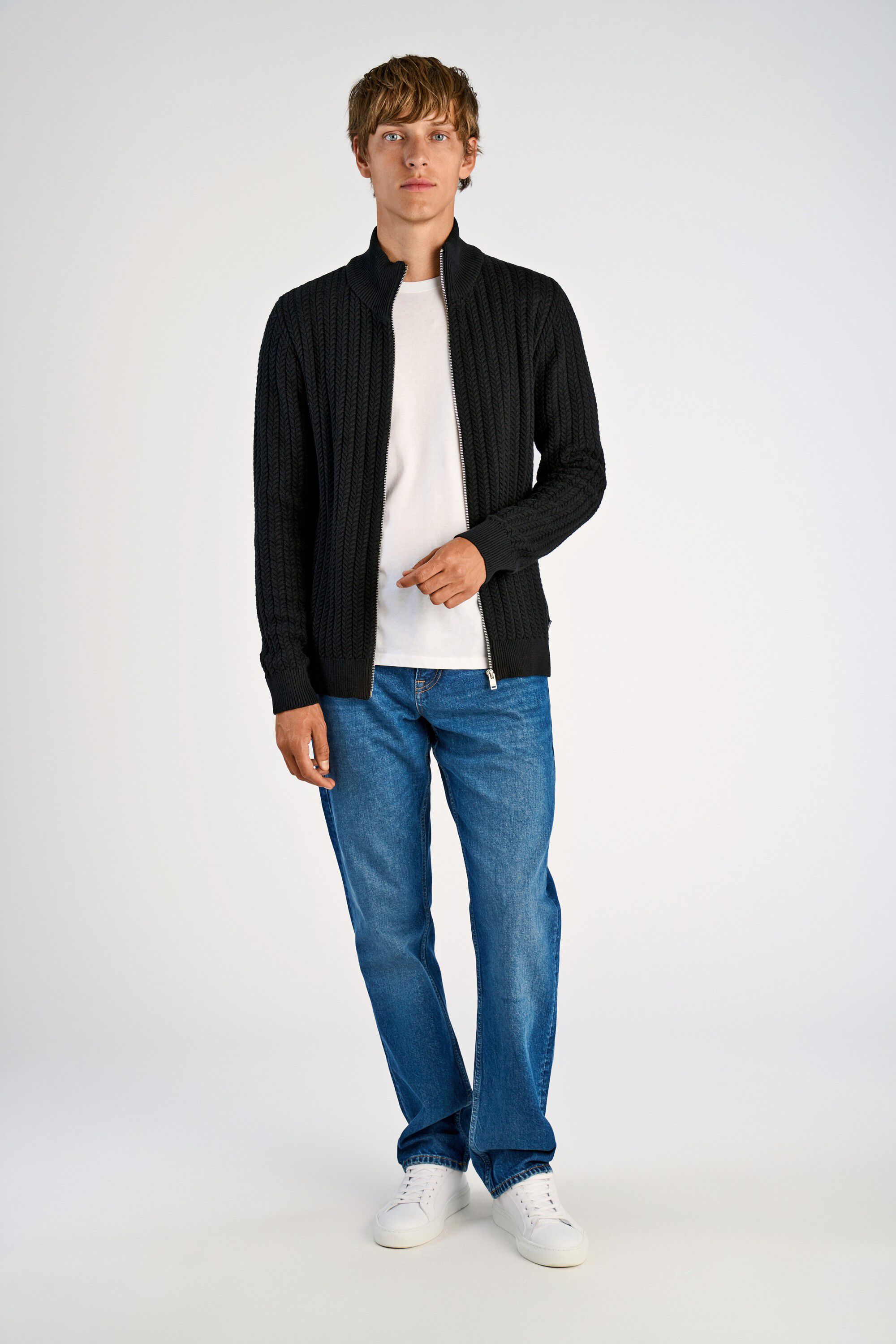 Recycle cabel knit zip cardiga