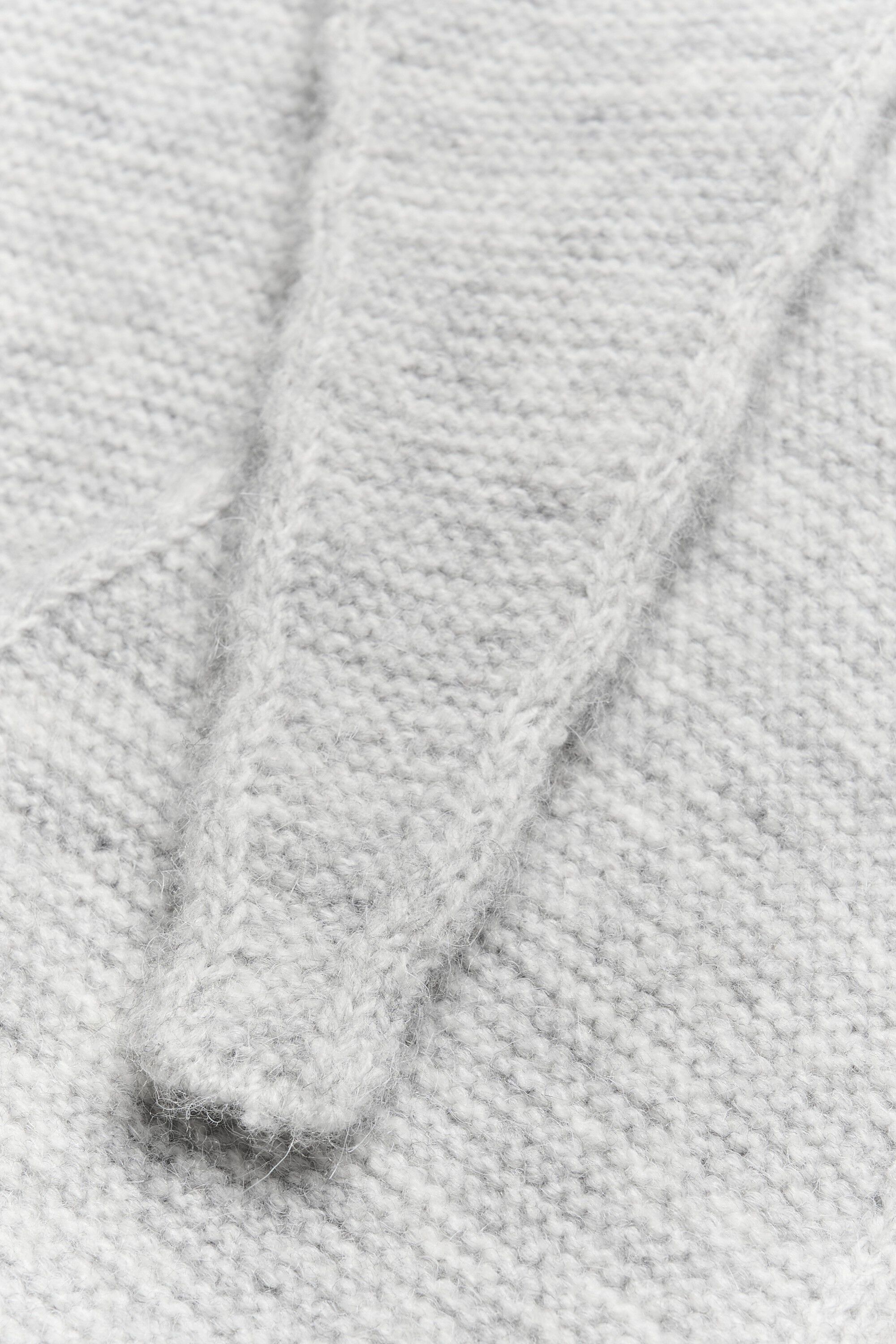 KAsiv Small Knit Scarf