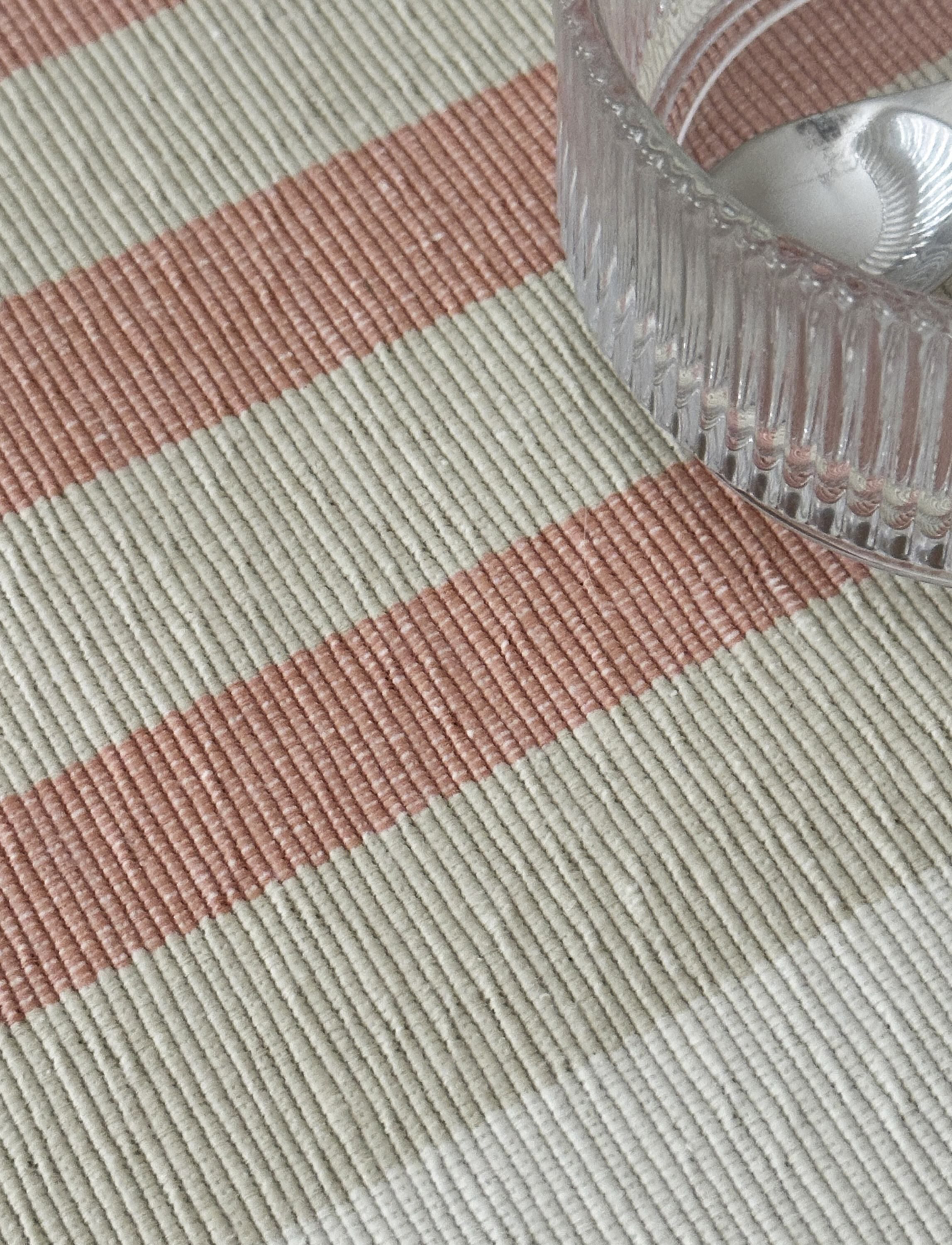 Vibeke Klint bordbrikke Bred linje 33x48 cm red
