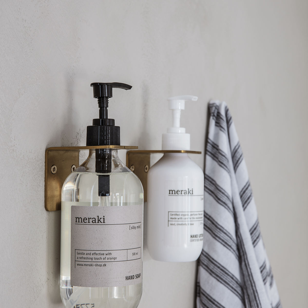 Veggfeste, B&oslash;rstet messingfinish