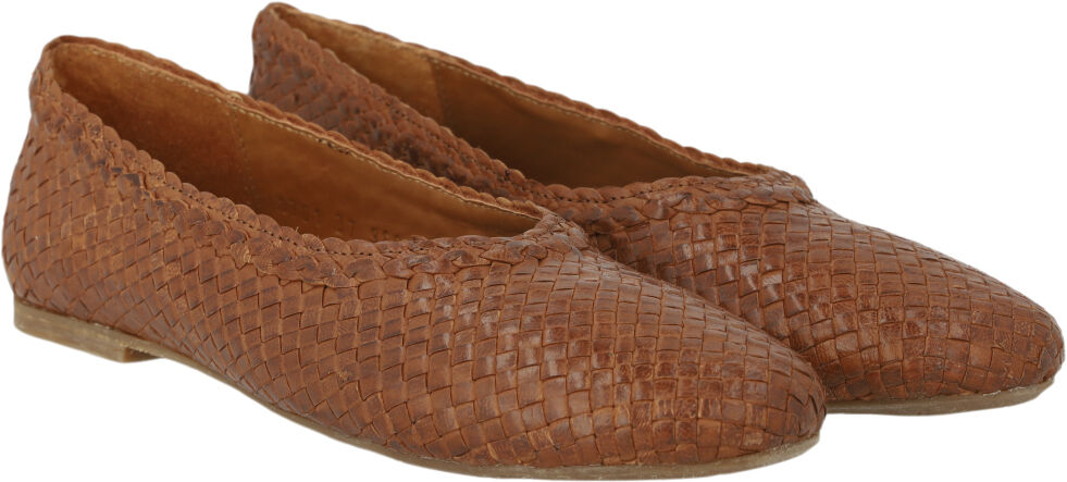 H&aring;ndflettet ballerina