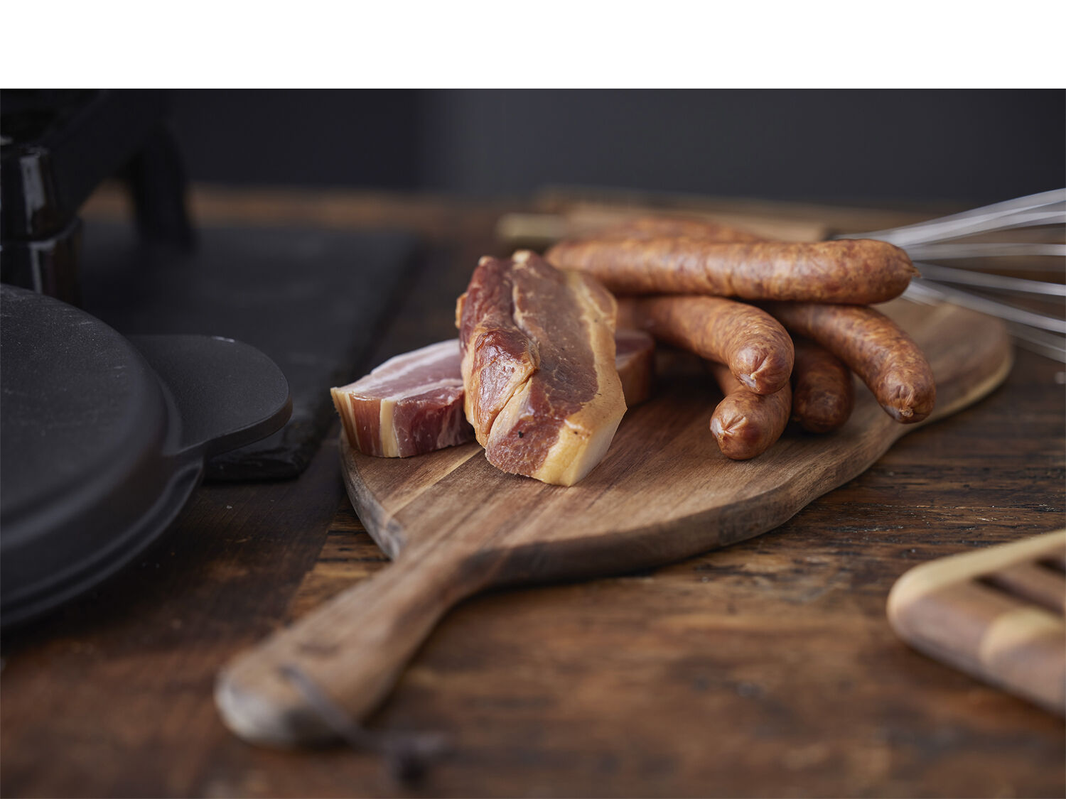 Skj&aelig;re/serveringsbrett 44x22,7x1,5 cm Akasietre