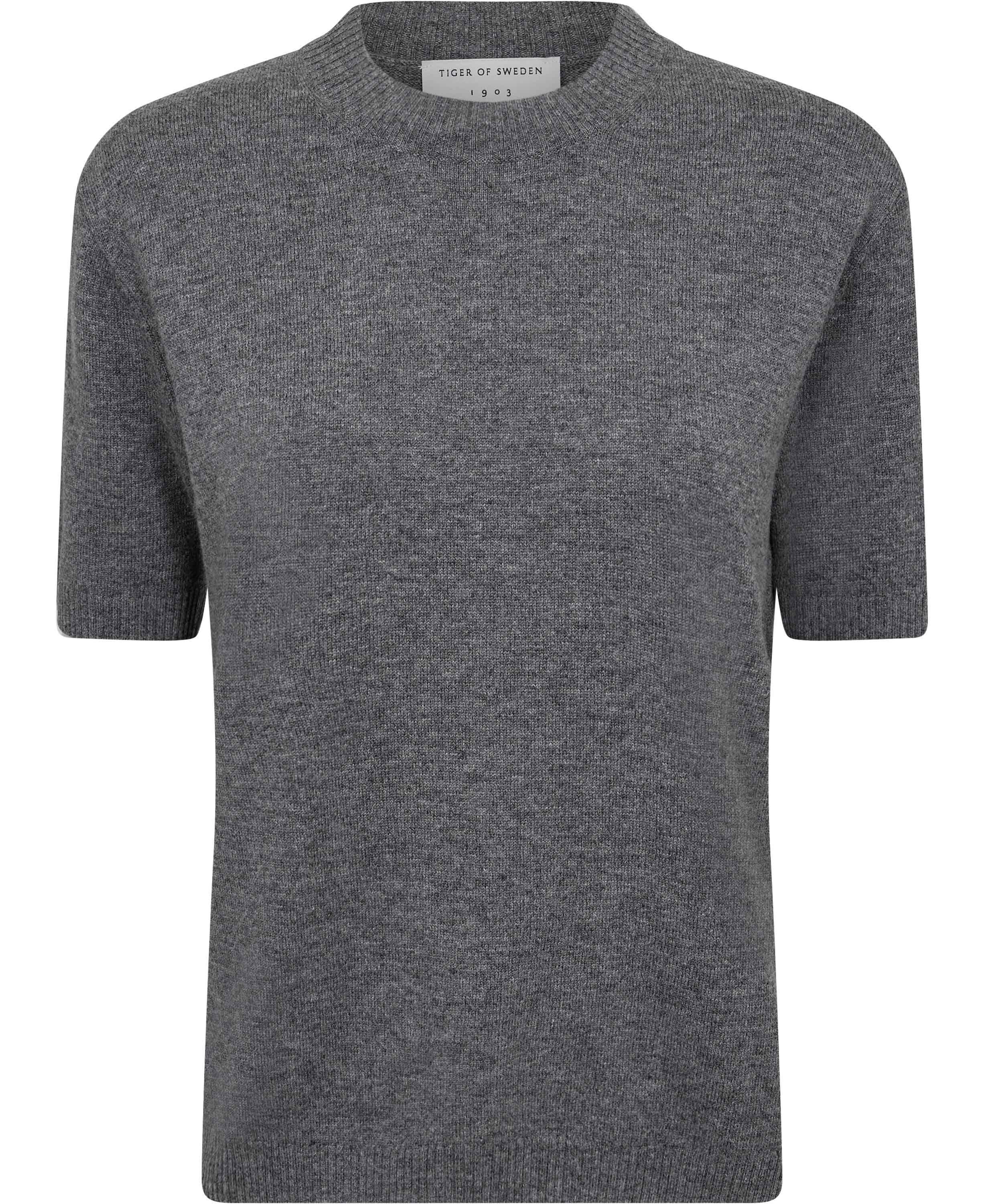 Kortermet strikkegenser