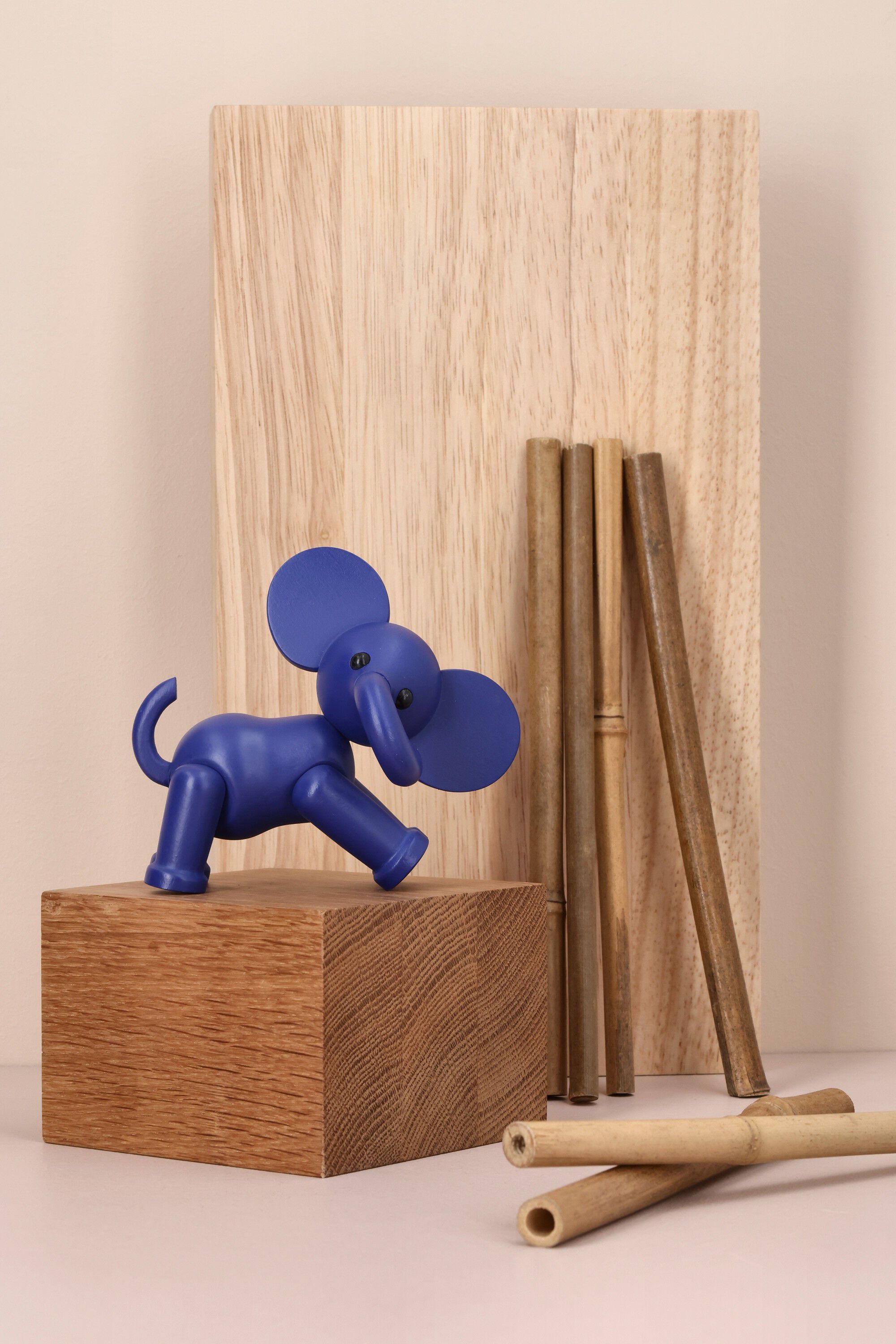 Ella, bl&aring; udgave, elefant