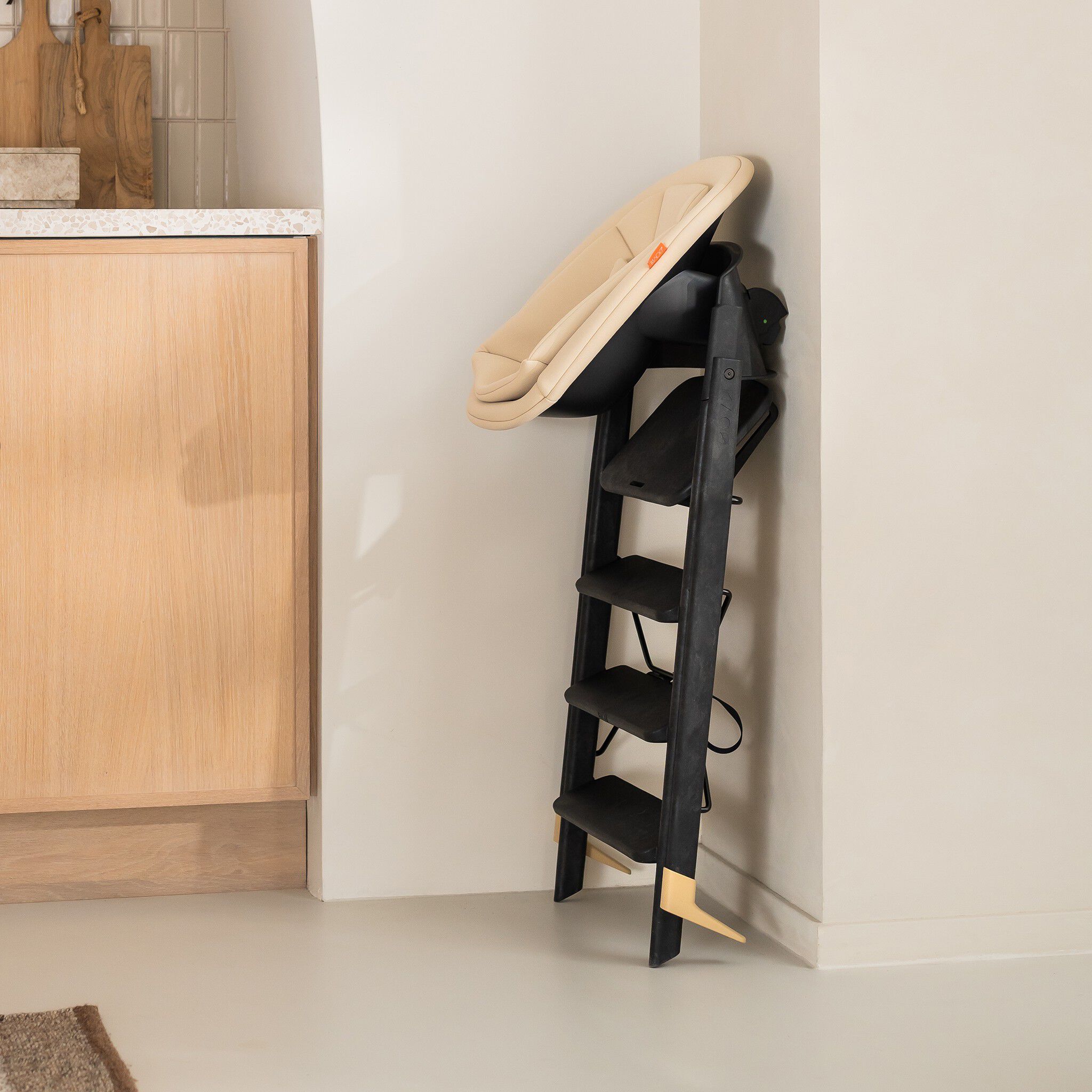 KAOS KLAPP&reg; Newborn Seat