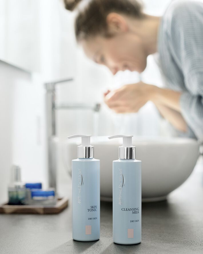 Cleansing milk, dry skin