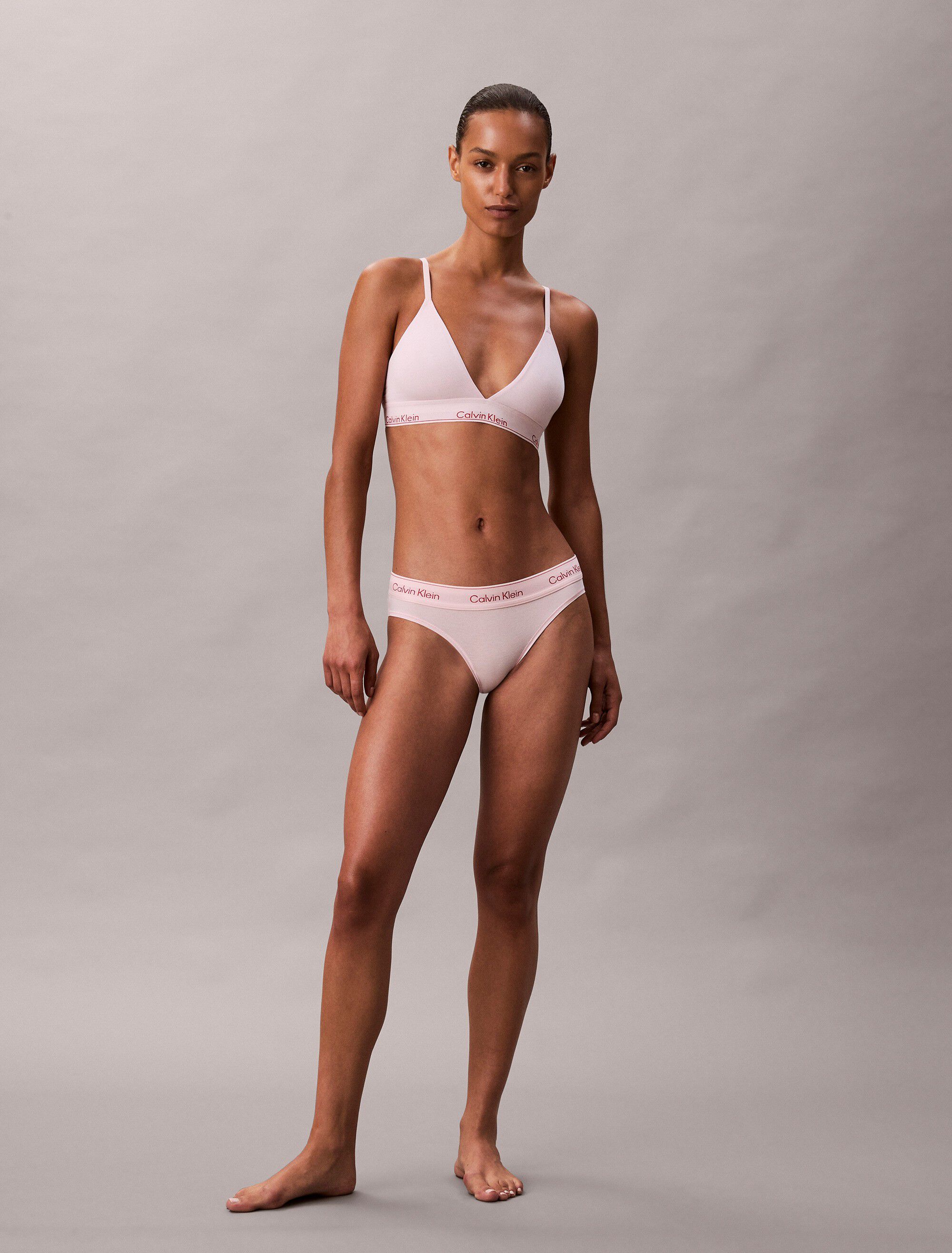 LIGHTLY LINED TRIANGLE