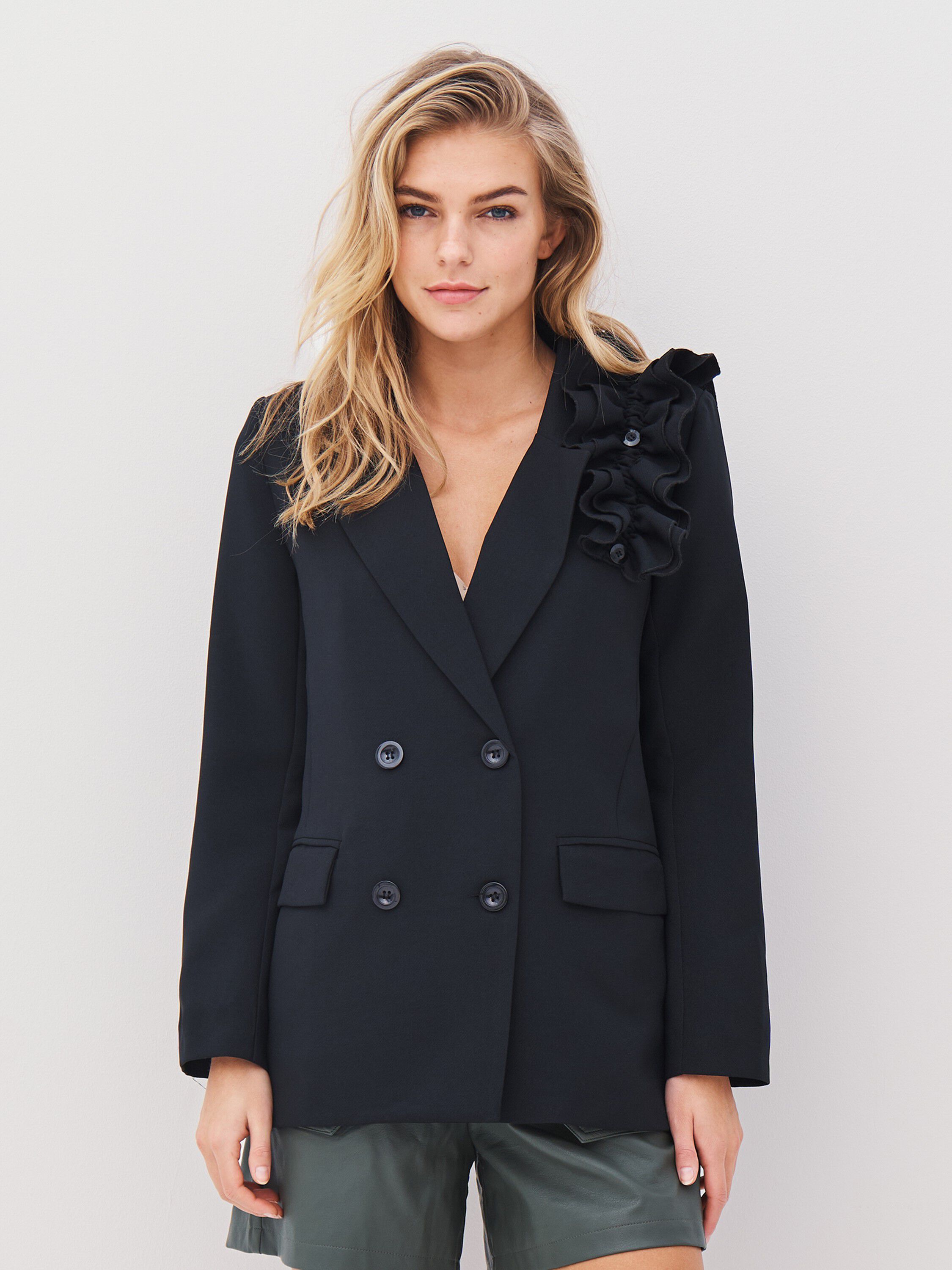 Alina Blazer