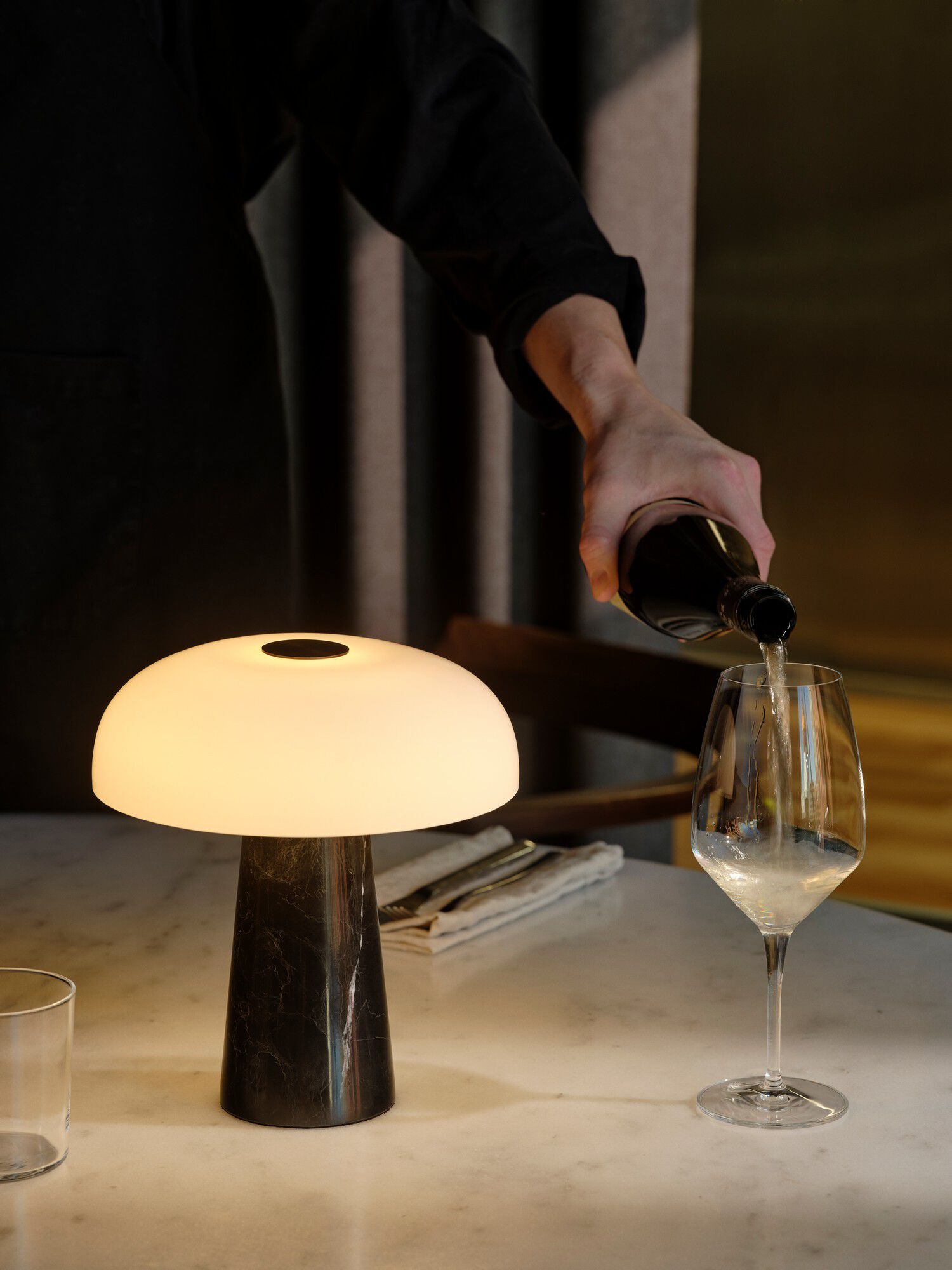 Glossy Mini Portable | Bordlampe | Sort