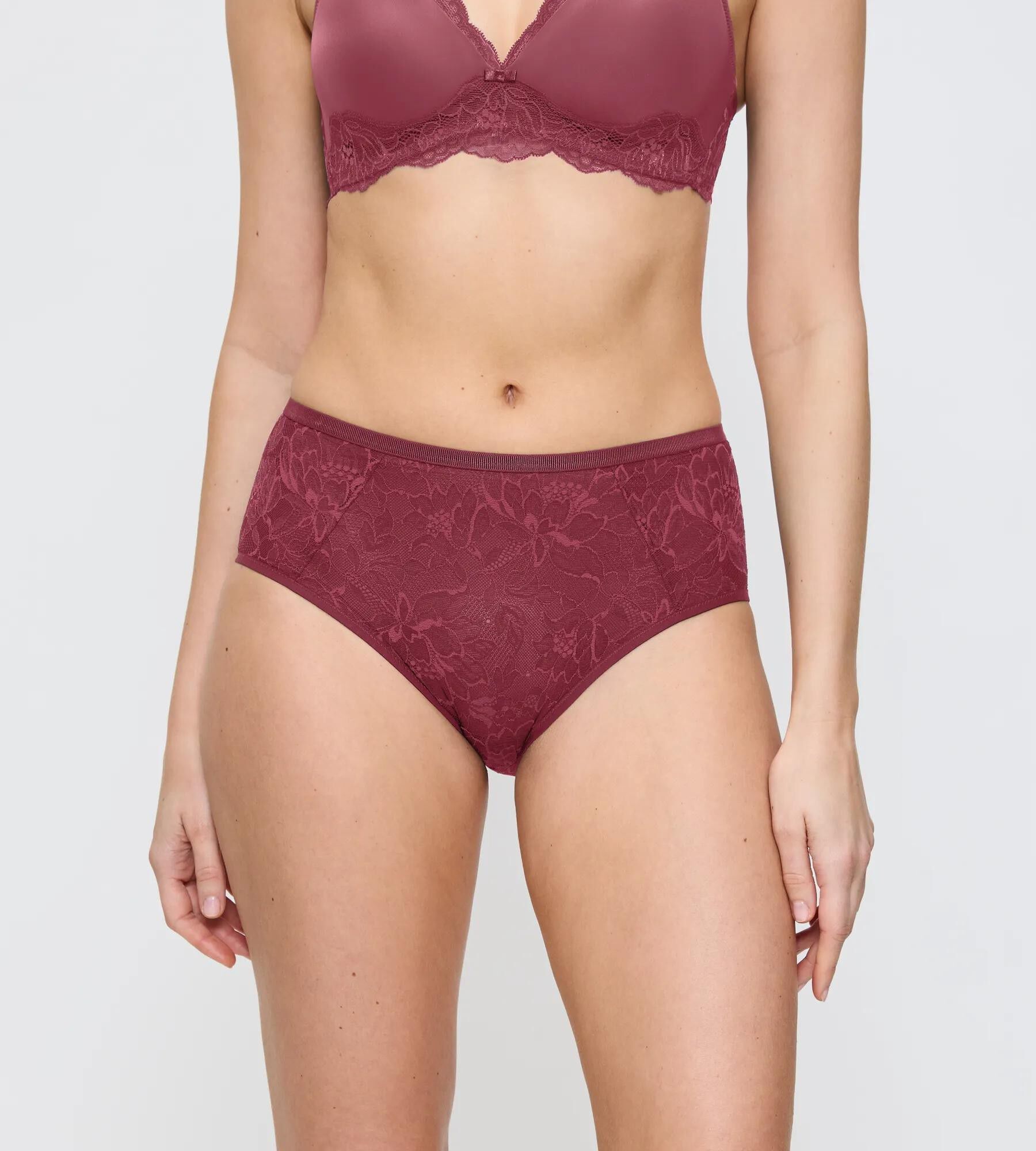 Amourette Charm T Maxi02