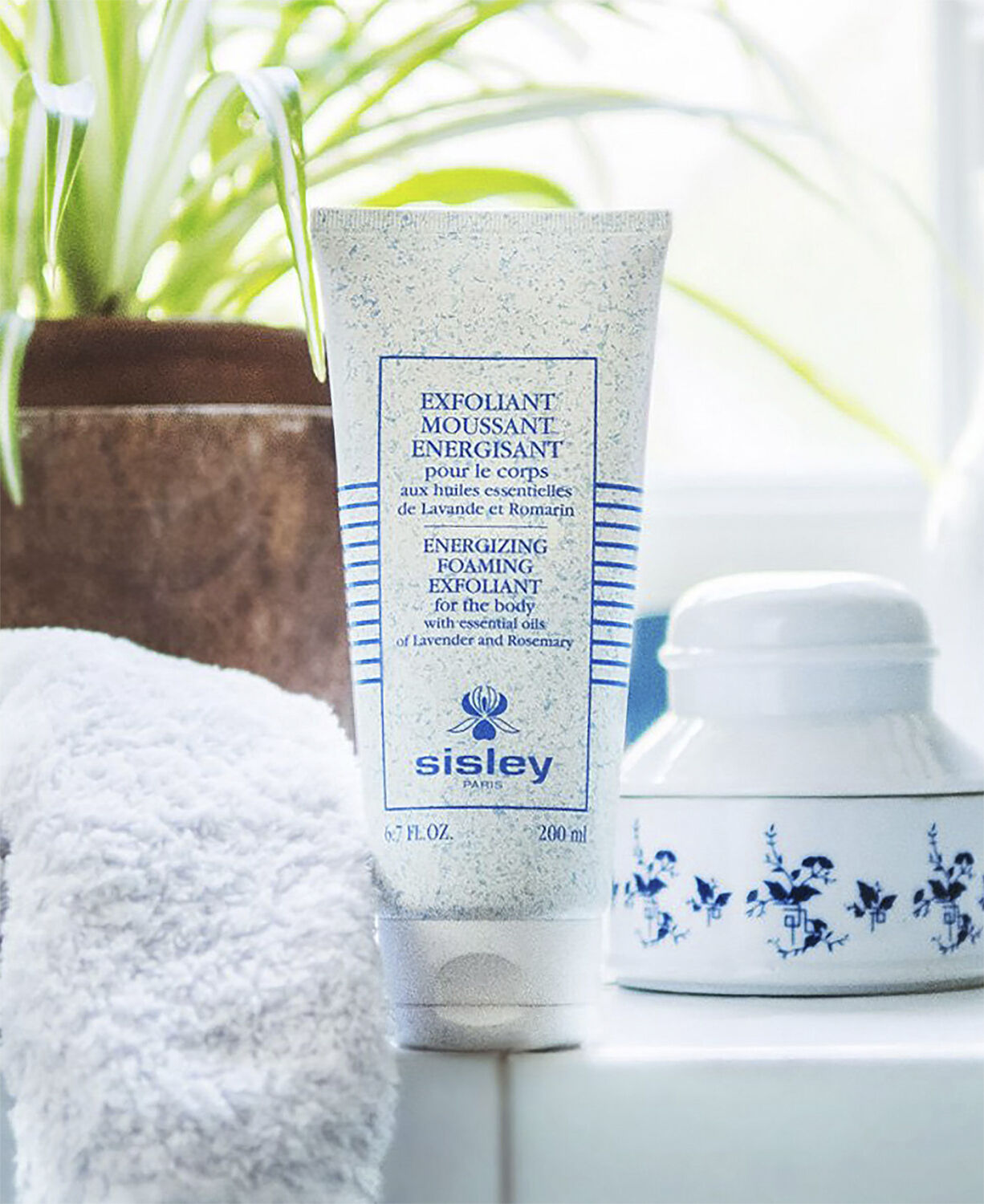 Energizing Foaming Exfoliator