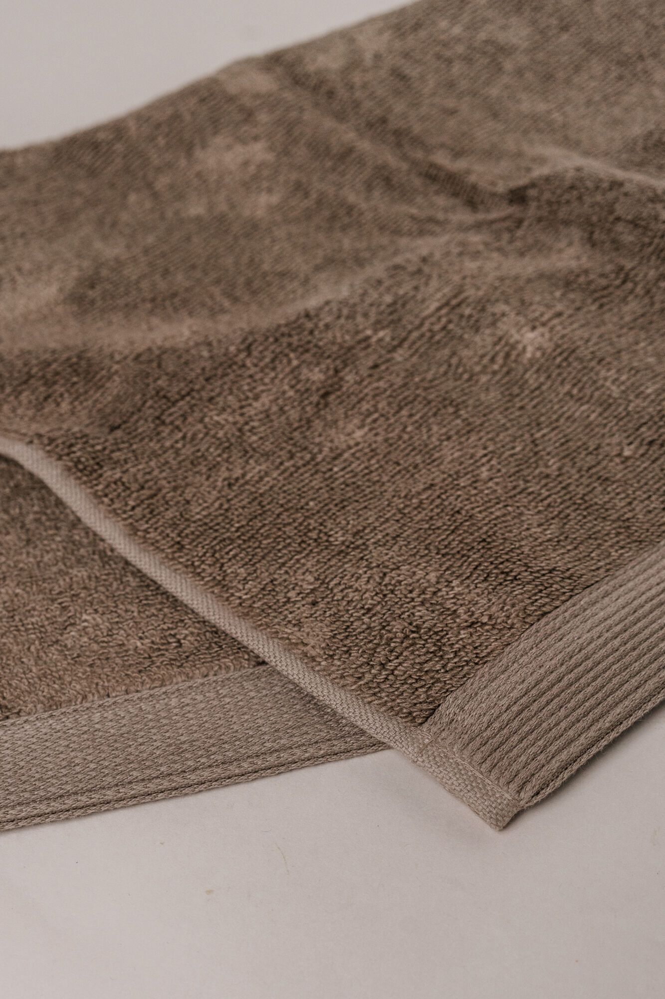 Hotel & spa h&aring;ndkl&aelig;de taupe