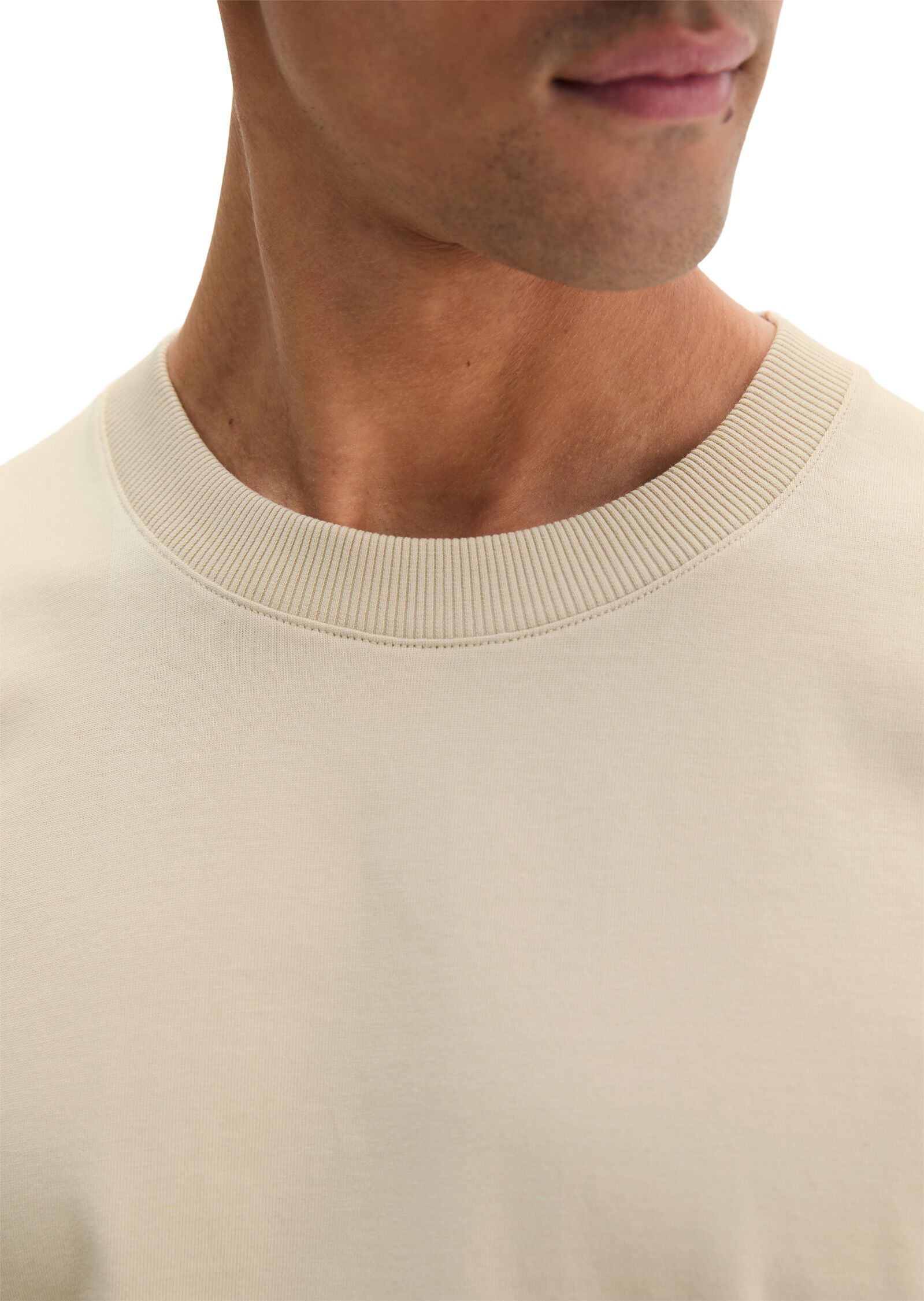 T-shirt, short sleeve, relaxed fit,