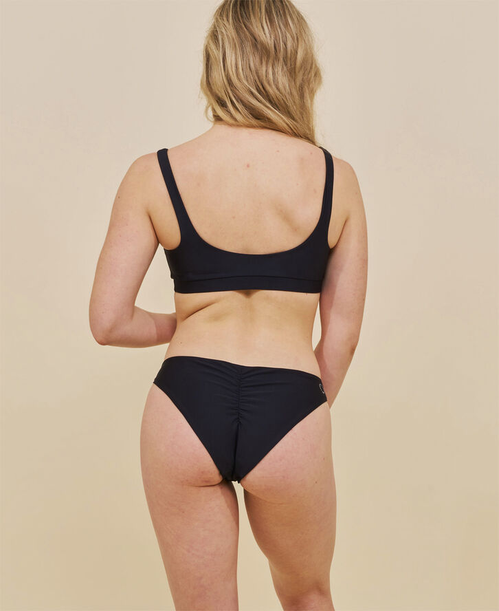 Batur rynket bikinitruse