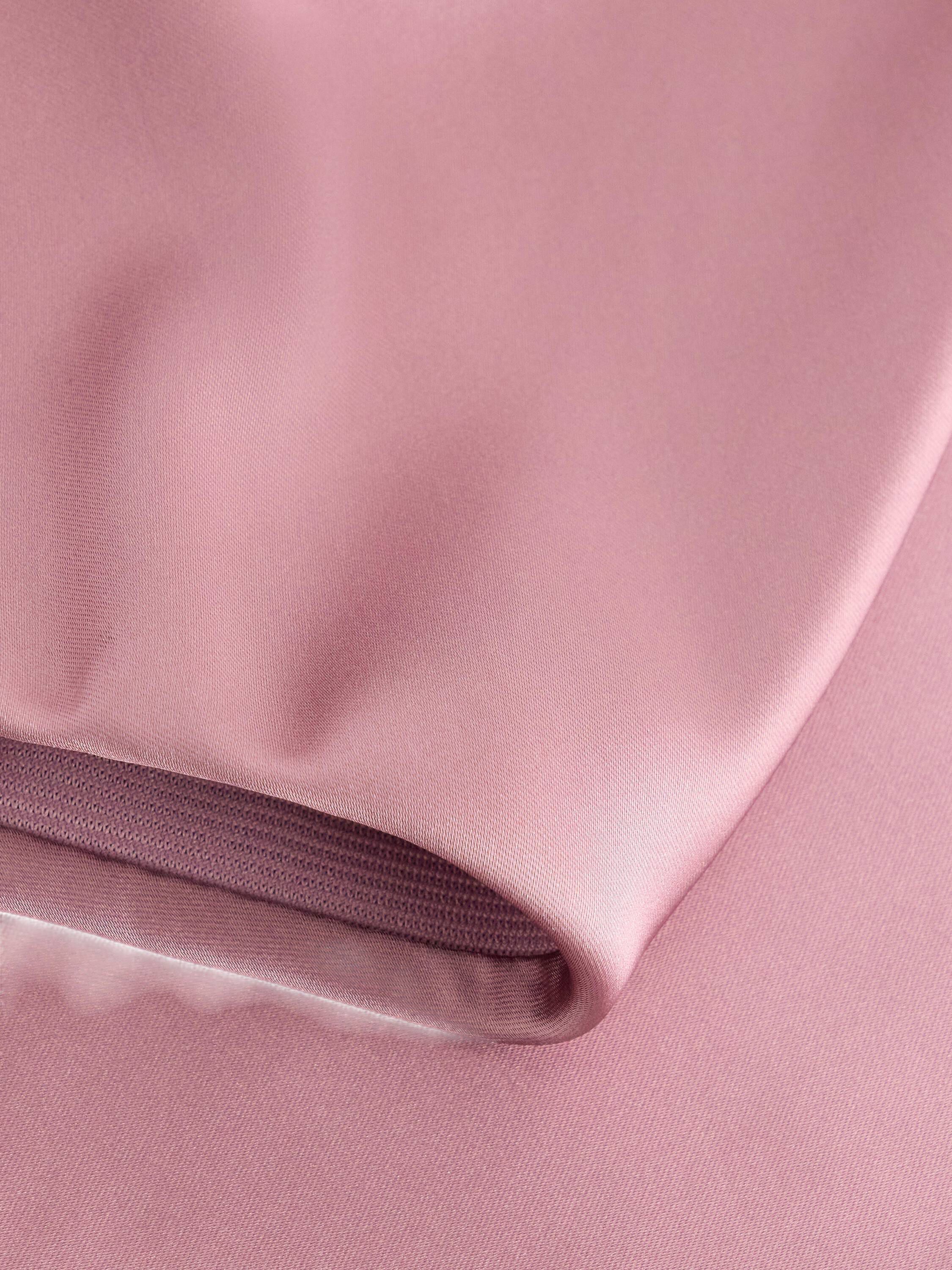 Satin-nederdel med behagelig elasti