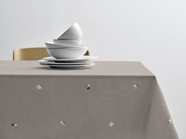 Juleduk 140x270 Christmas Hearts Embroidery Rose