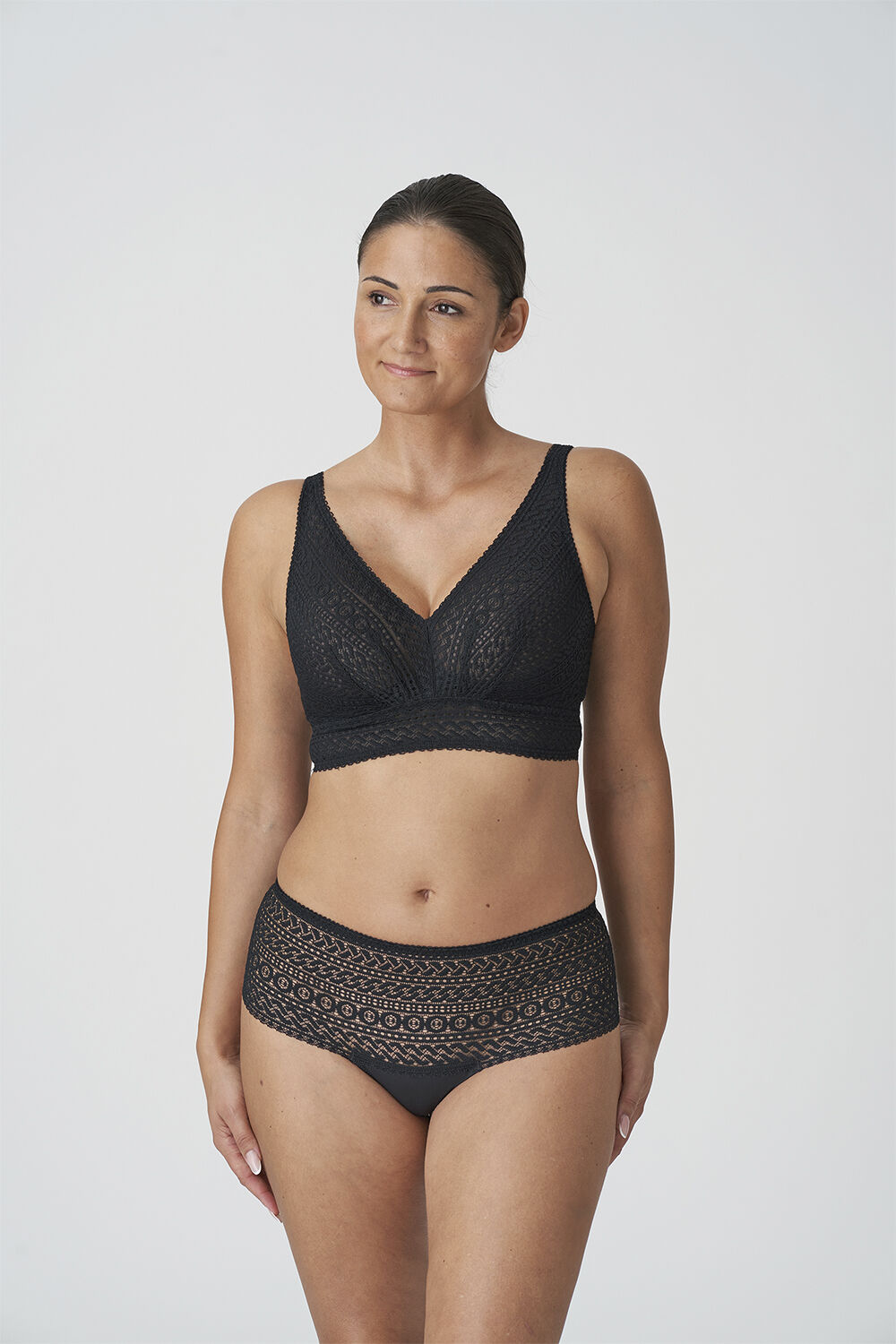 Montara luxury string