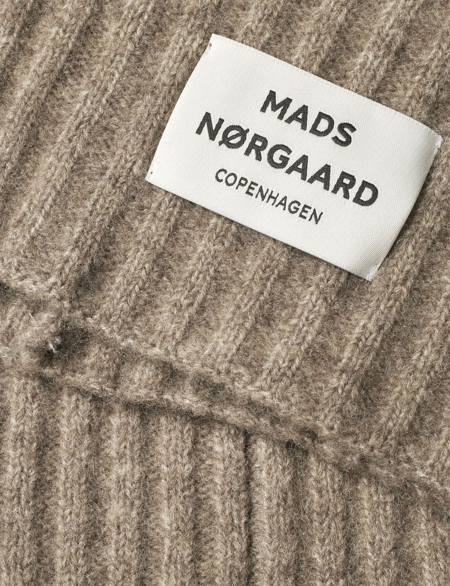 Tosca Snatie Neck Piece