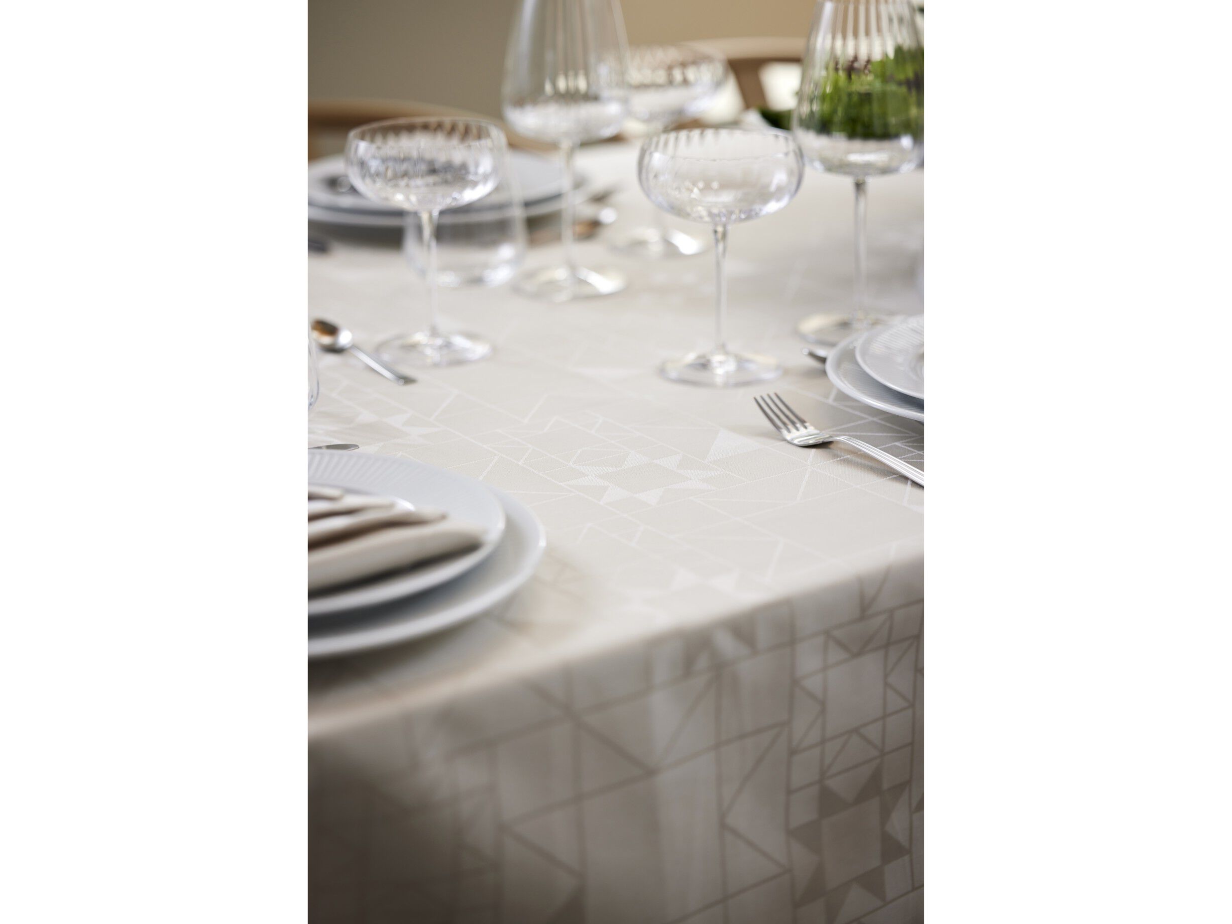 Duk 140x320 Star Damask Beige