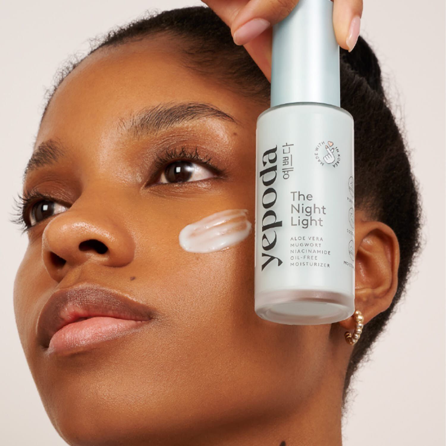 The Night Light Fugtende creme uden olie med gr&aring;bynke og niacinamid
