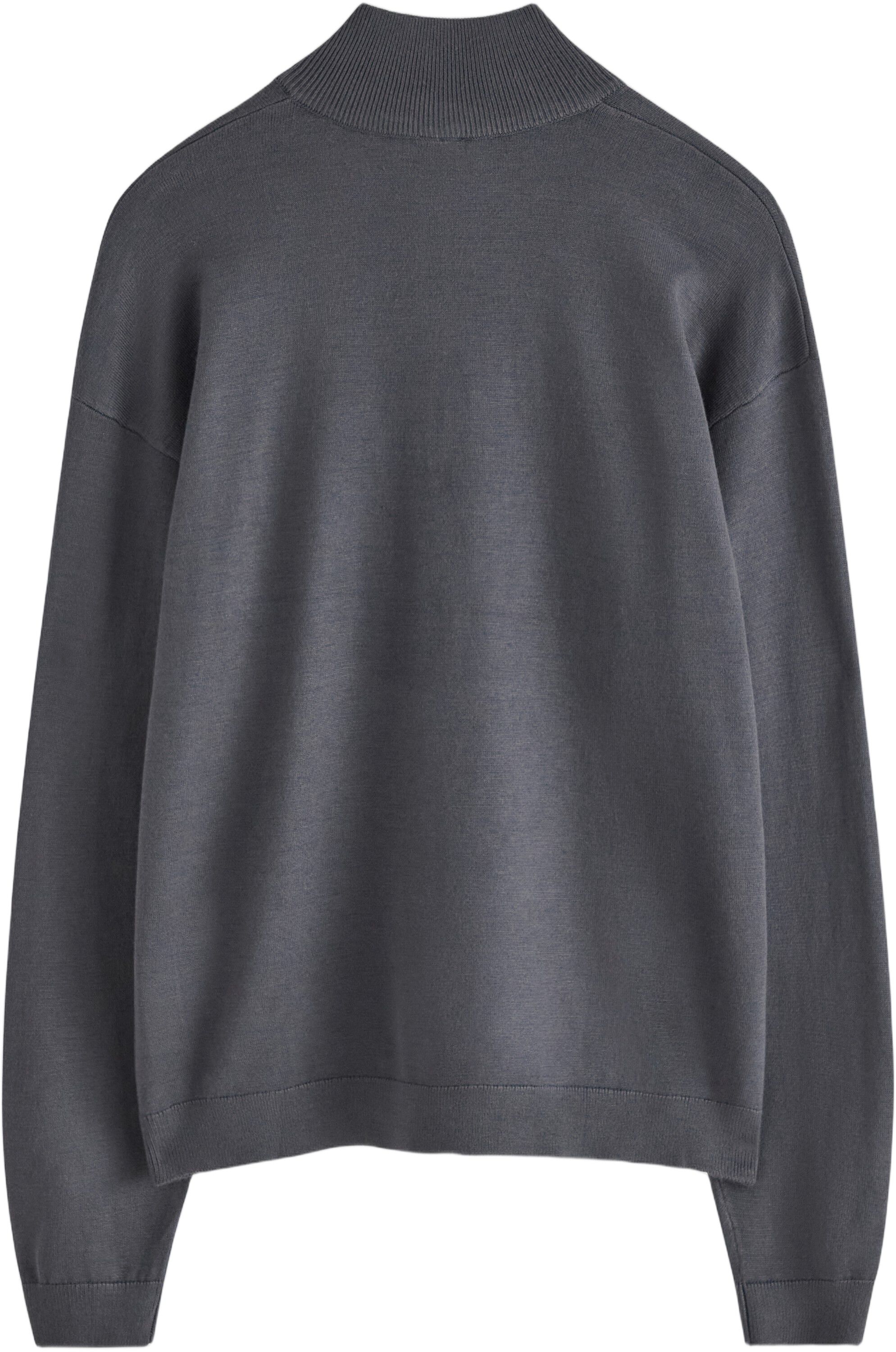 Soft knitted jumper with half-zip t