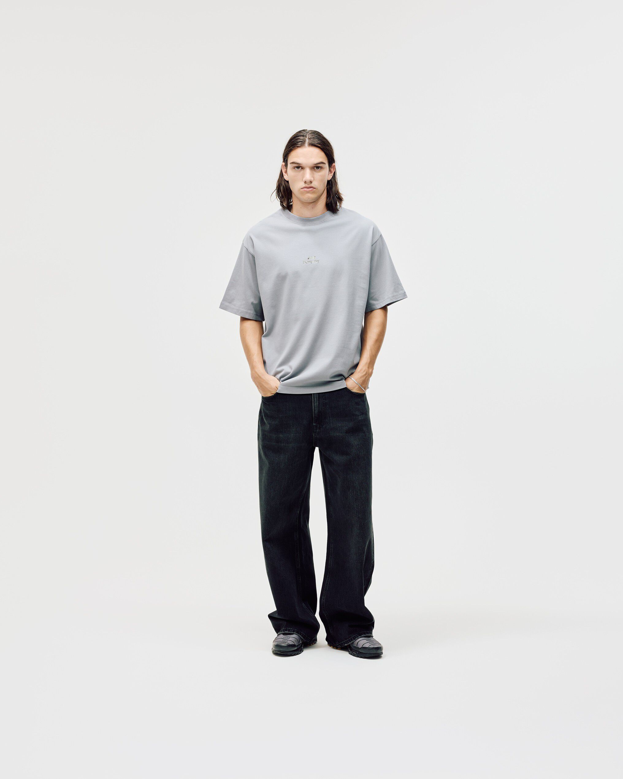 AW26 LOGO BOX FIT