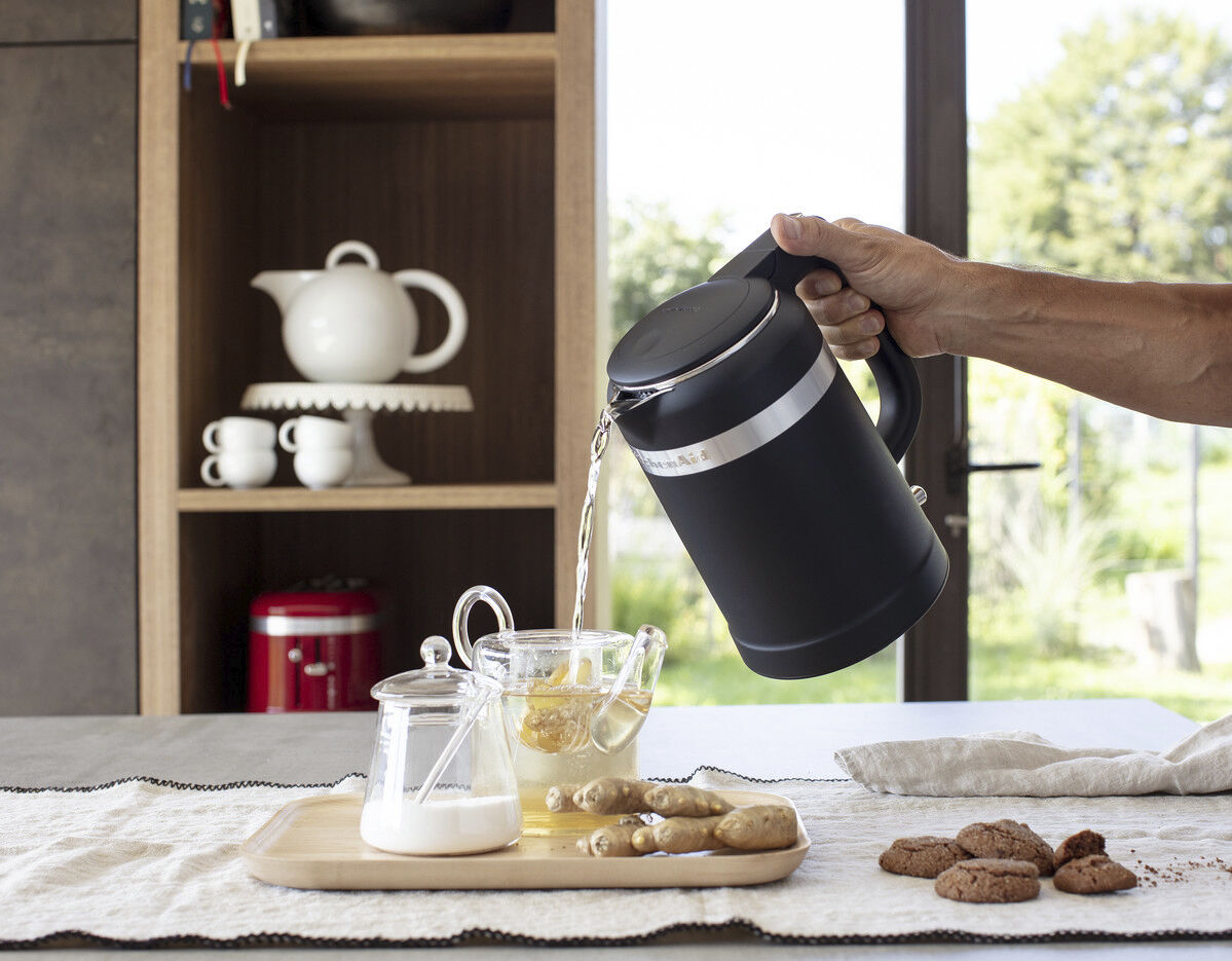 Design Collection vannkoker matt sort 1,5 liter L2