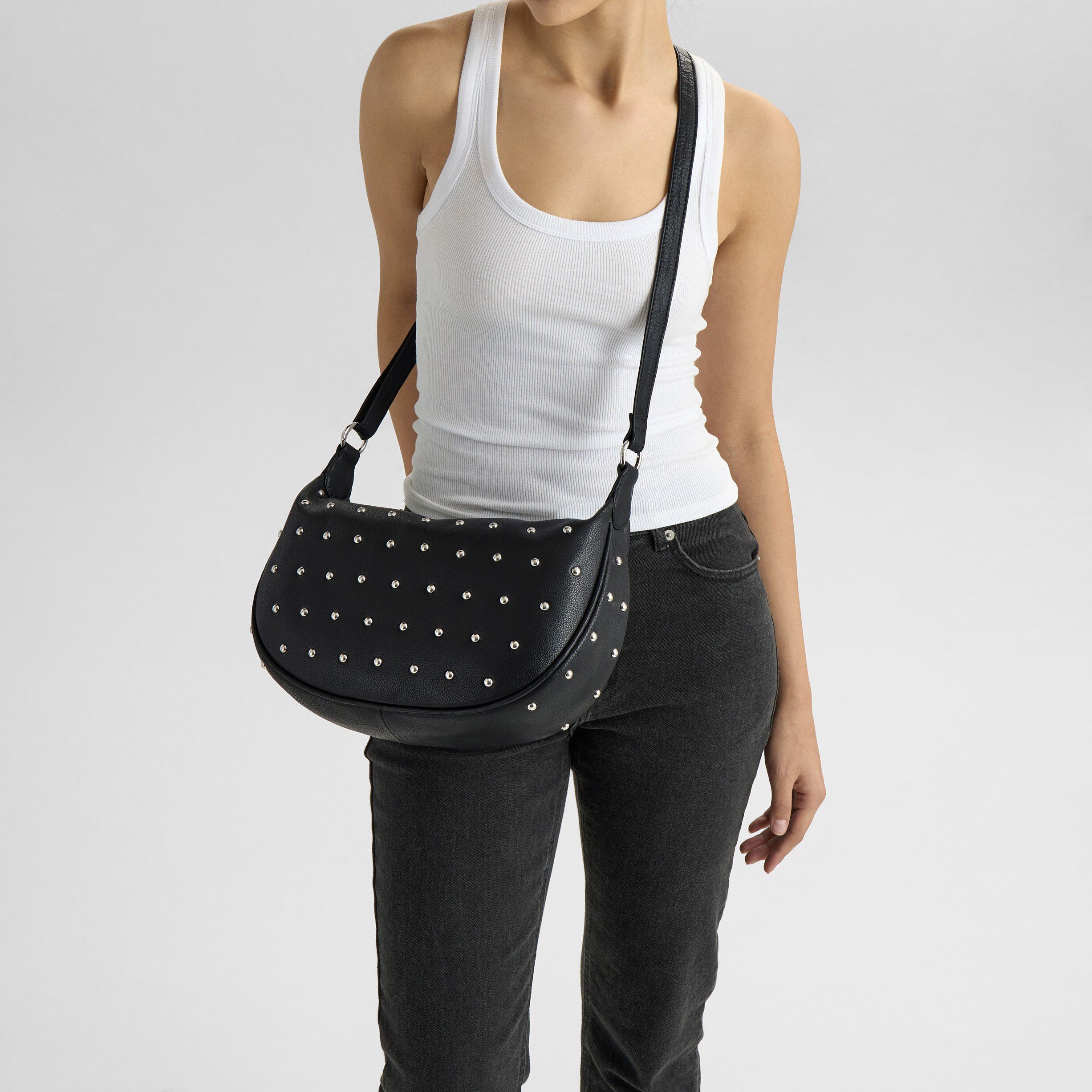 Musembg Bag, Studs