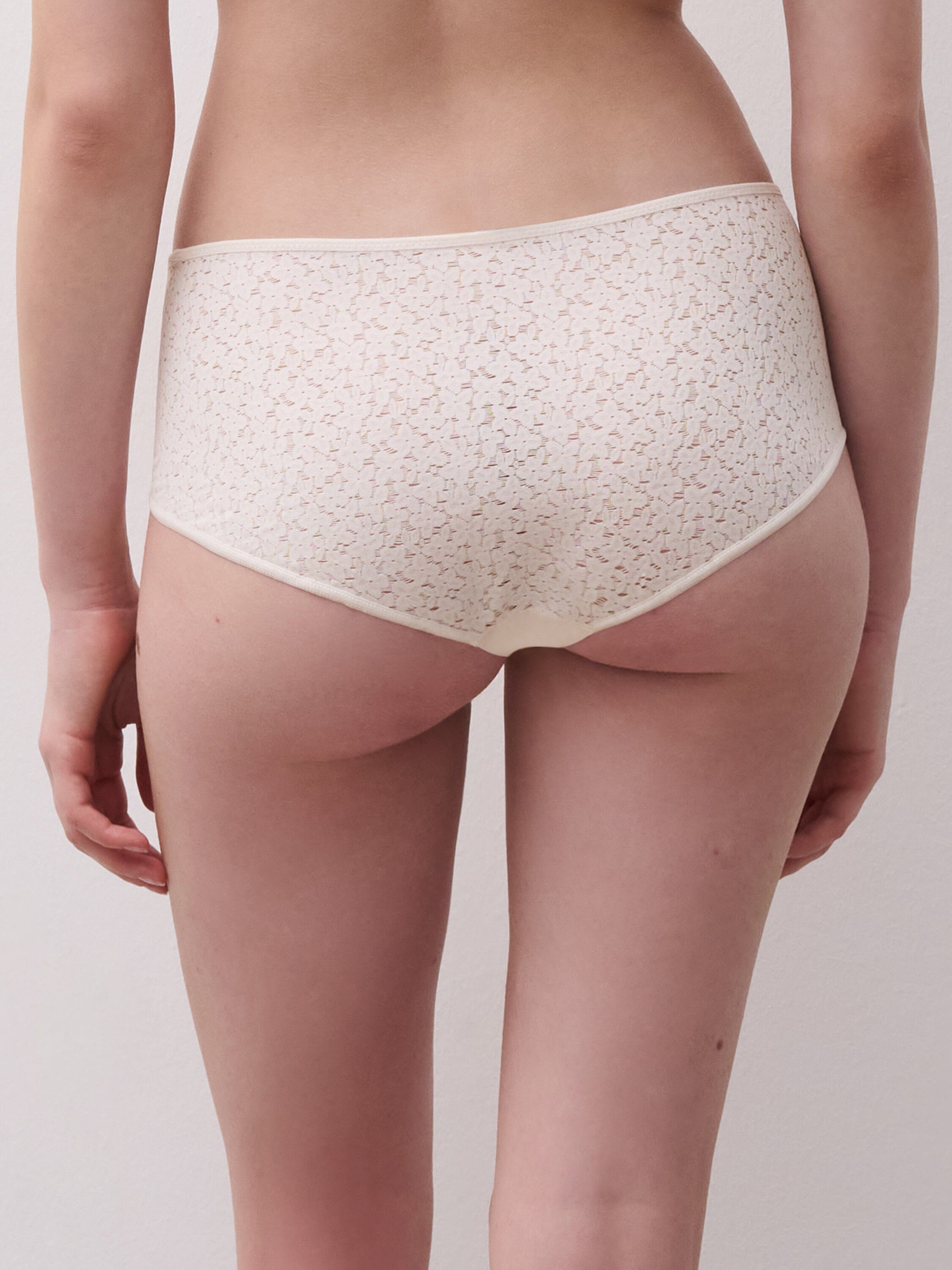 Norah Covering shorty