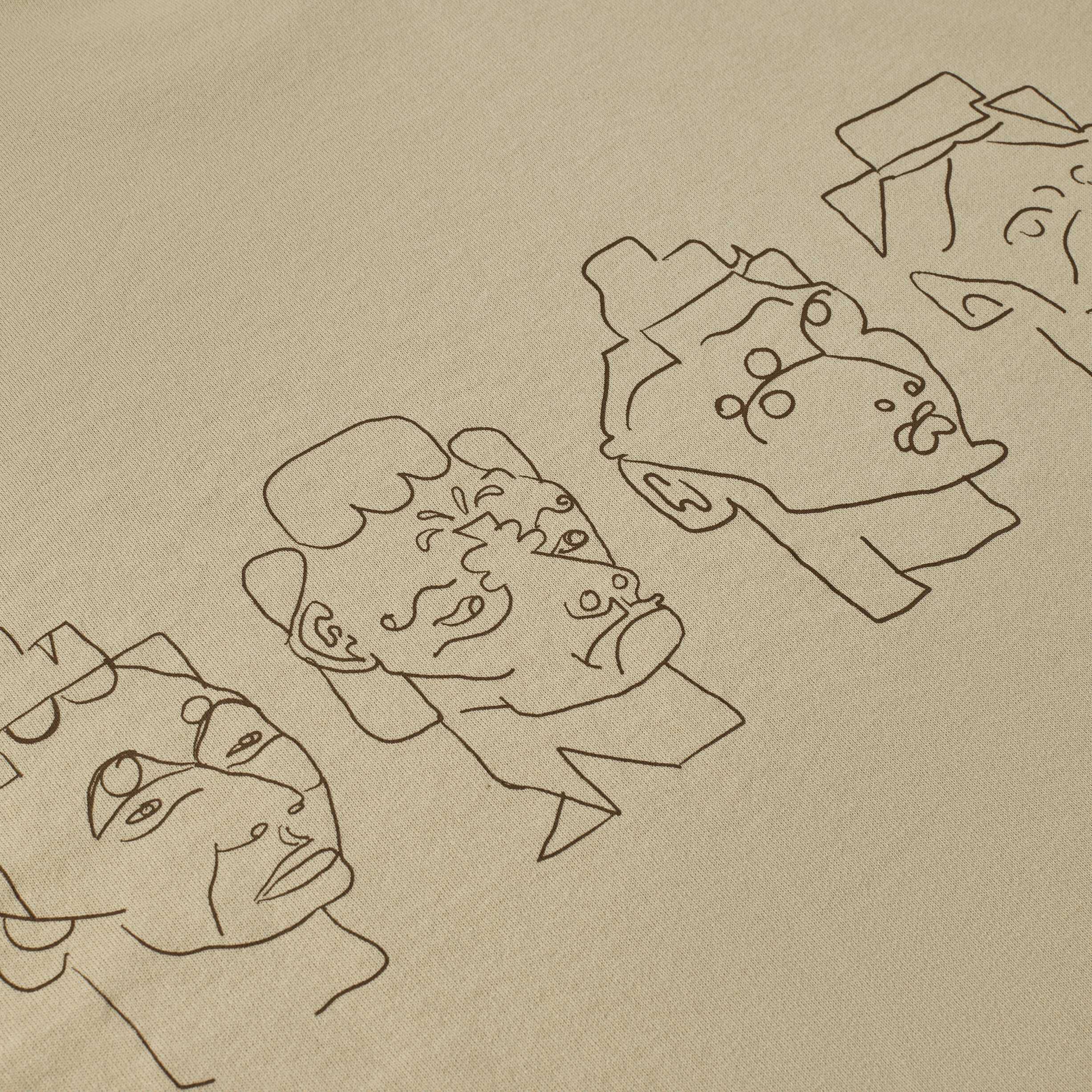 Contrast Tee | 8 Heads
