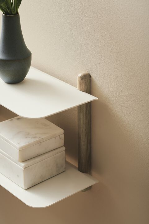 Nivo hylde F lys eg/ hvid