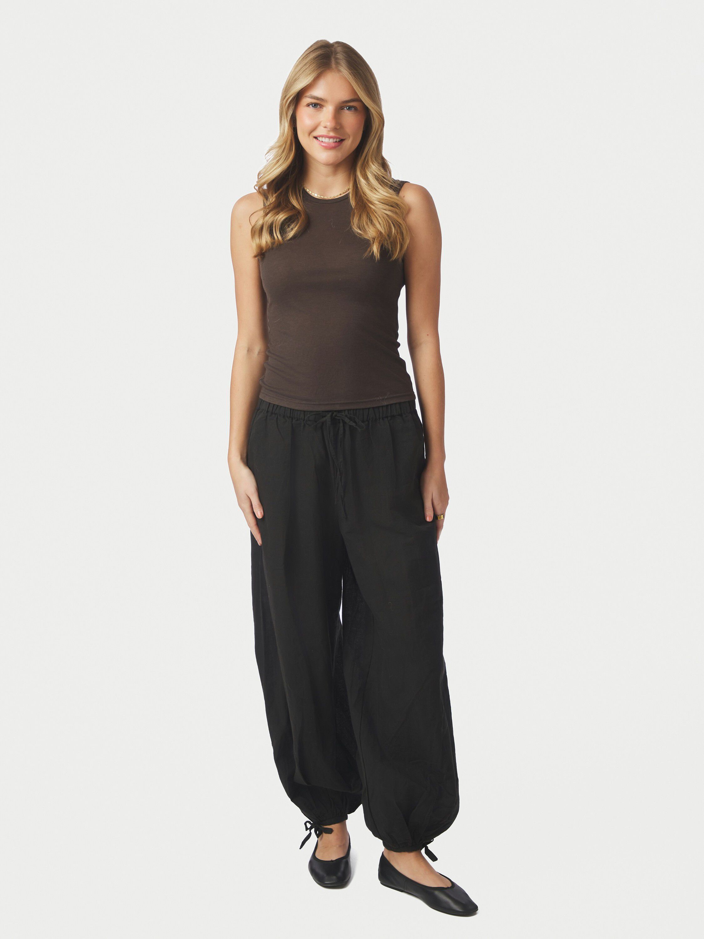 Roxane Balloon Linen Pants
