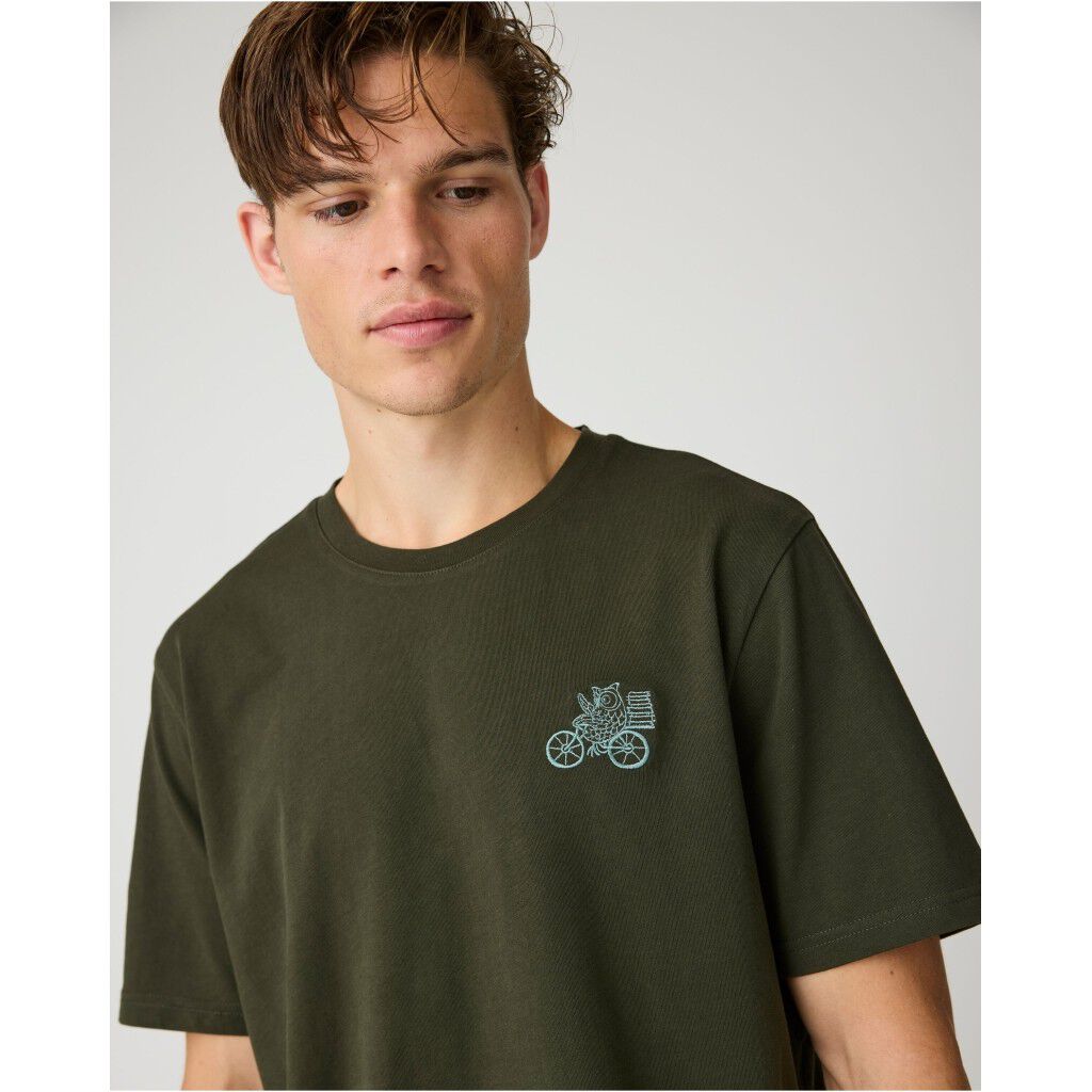 Chest embroidery t-shirt