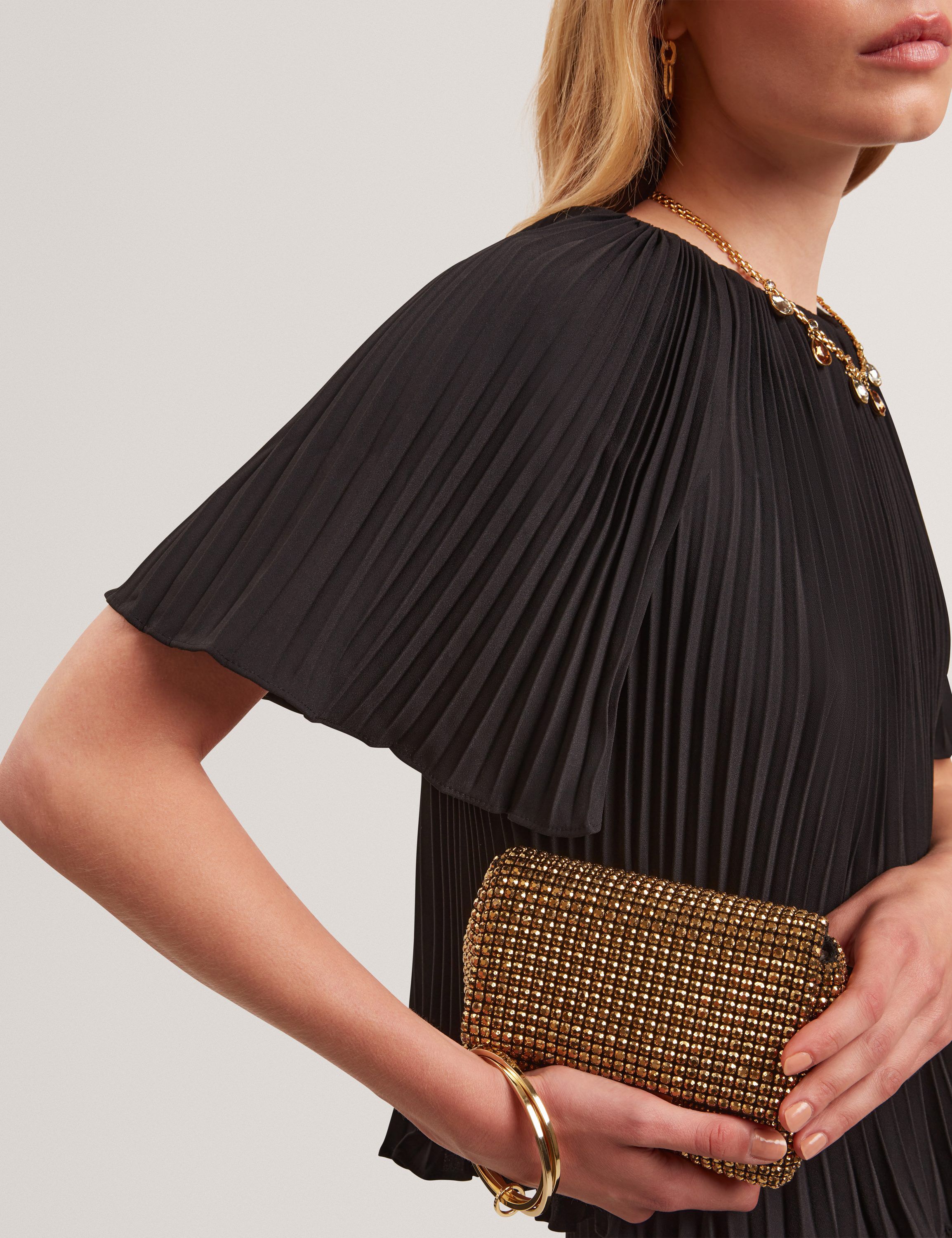 AGARA Crepe Pleated Short Sleeve To