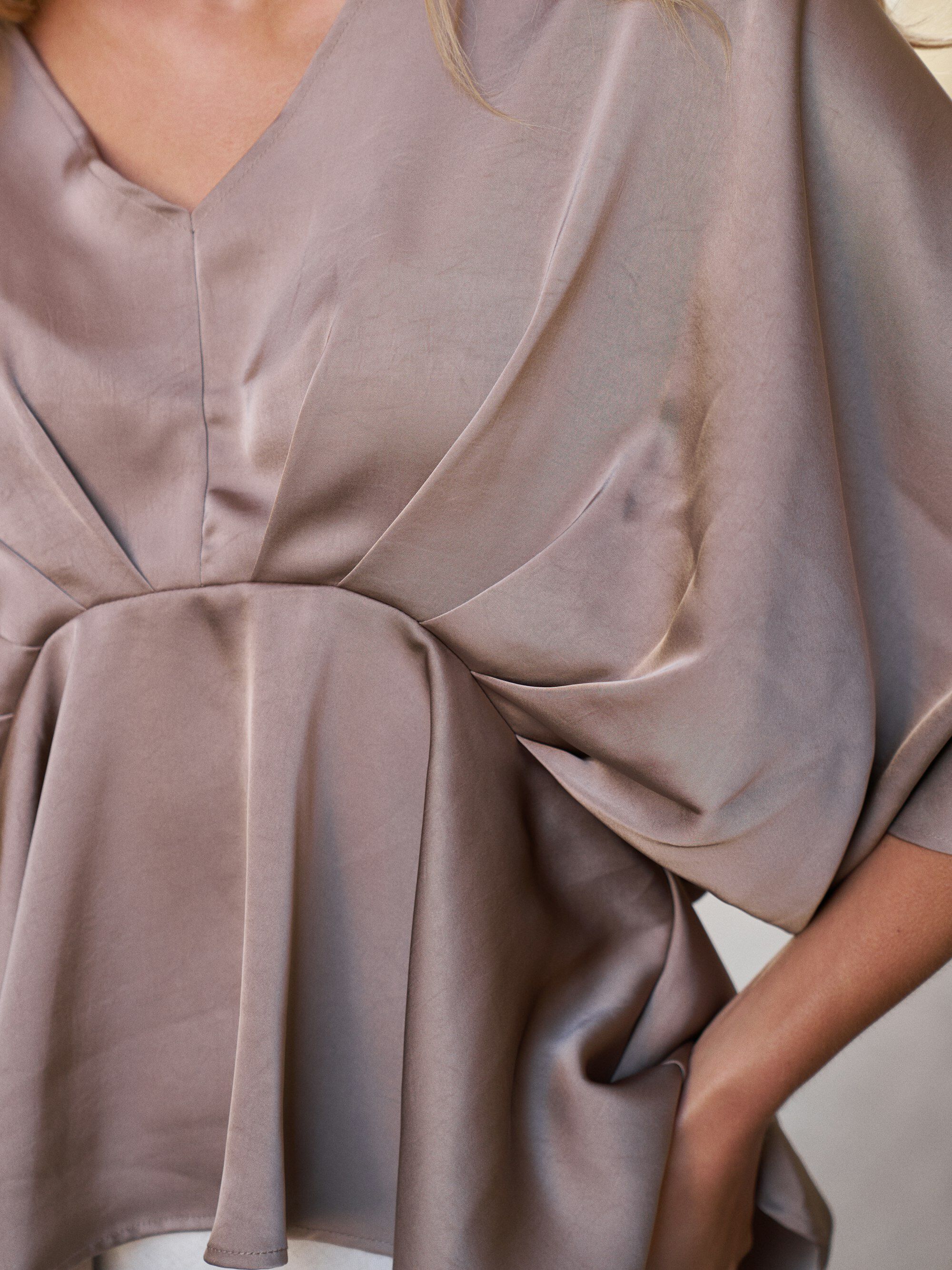 Rivina Heavy Sateen Blouse