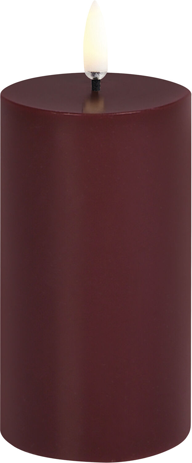 LED pillar candle, Wine red. Smooth, 5,8x10,1 cm