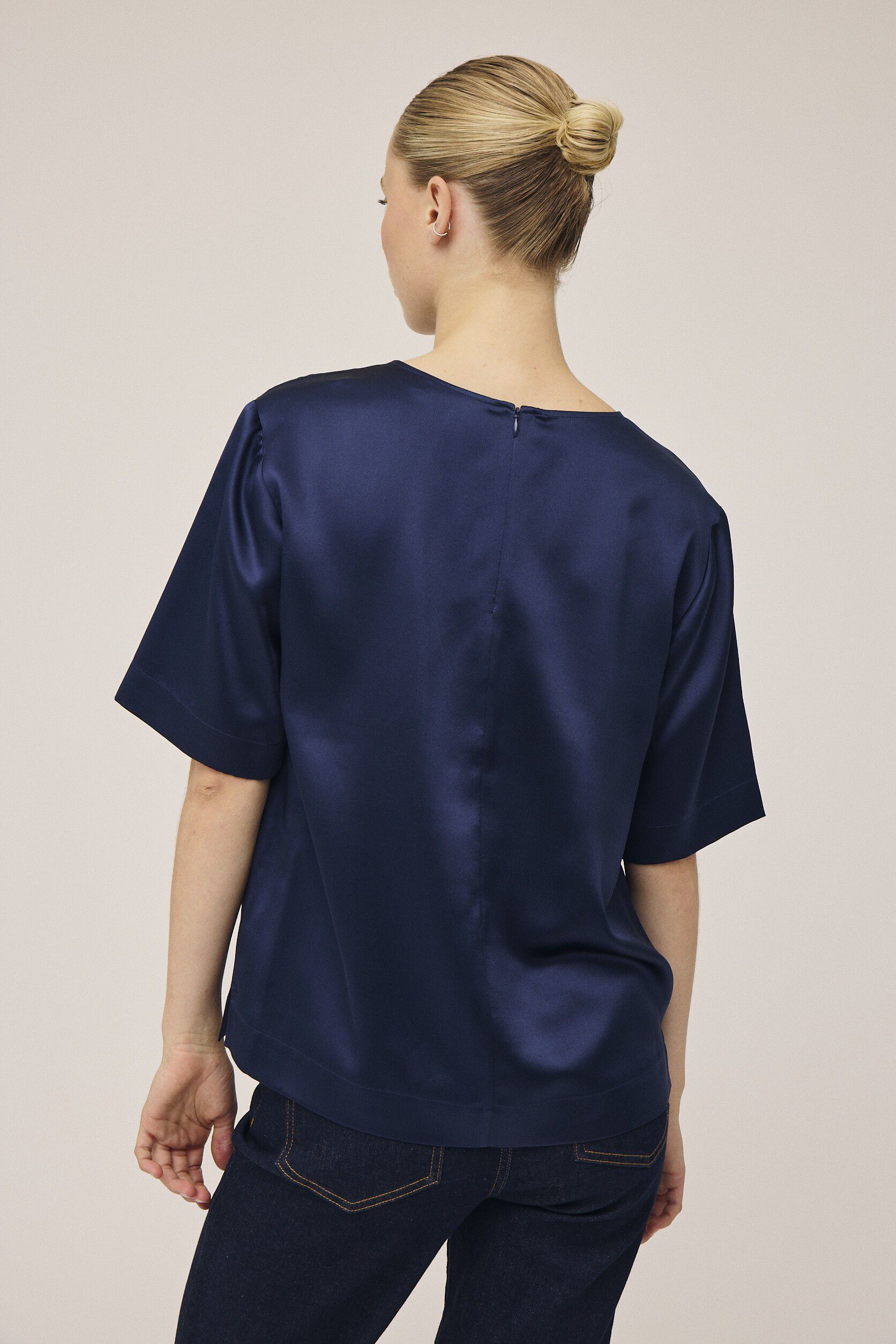 Gia 2 Kort&aelig;rmede bluse - 100% silke