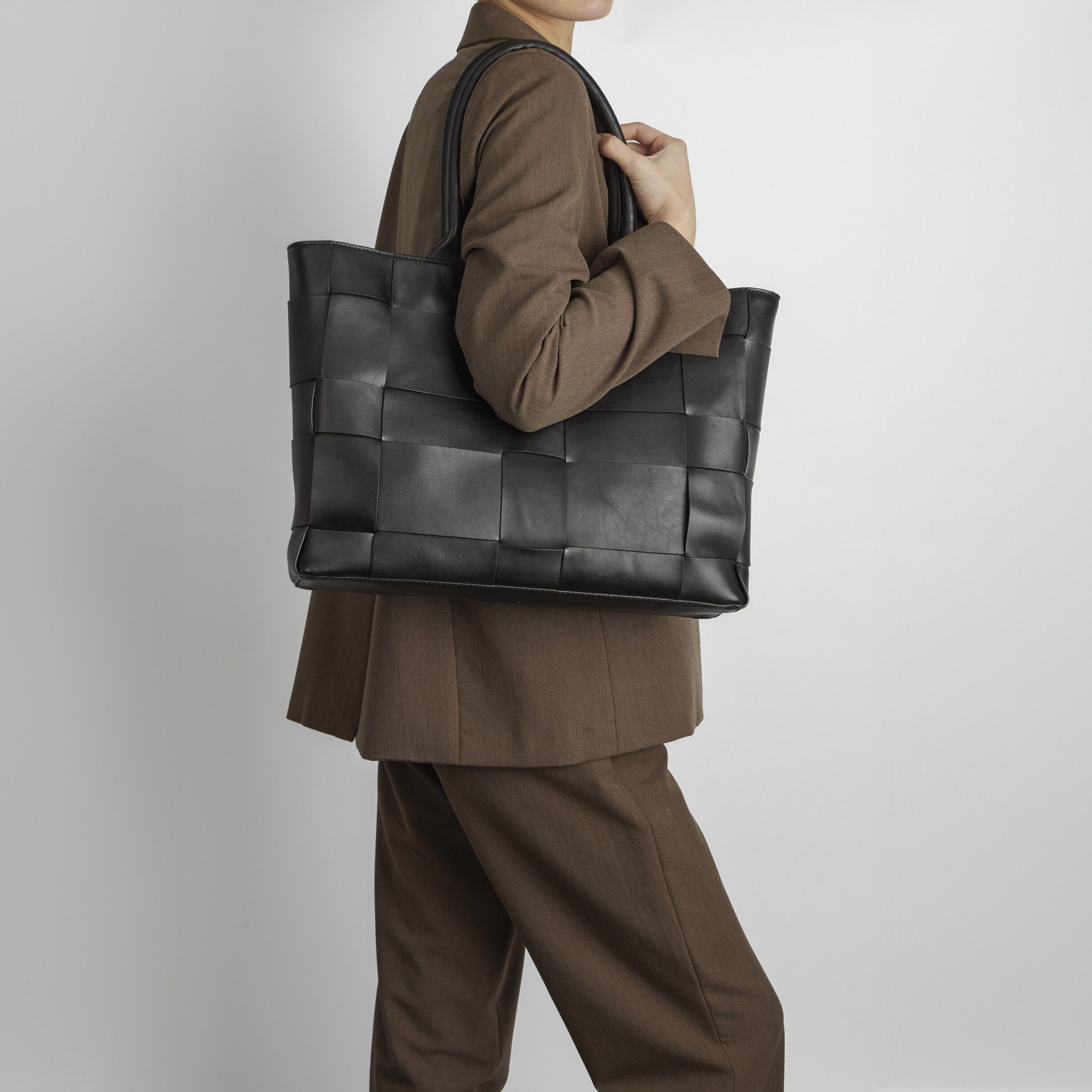 Euleenmbg Shopper, Antique