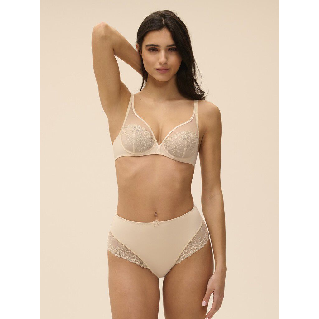 D&Eacute;LICE Retro brief