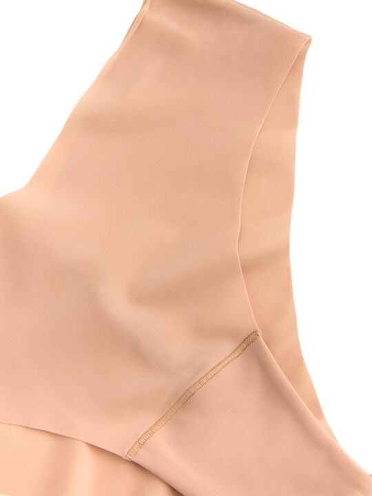 Usynlig brasiliansk truse med normal midje