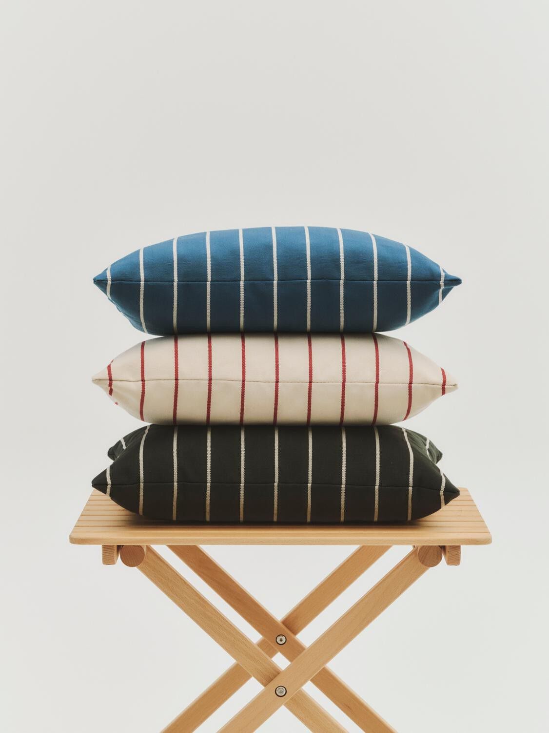 Outdoor Market Cushion - 45 x 35 - Black with beige stripe