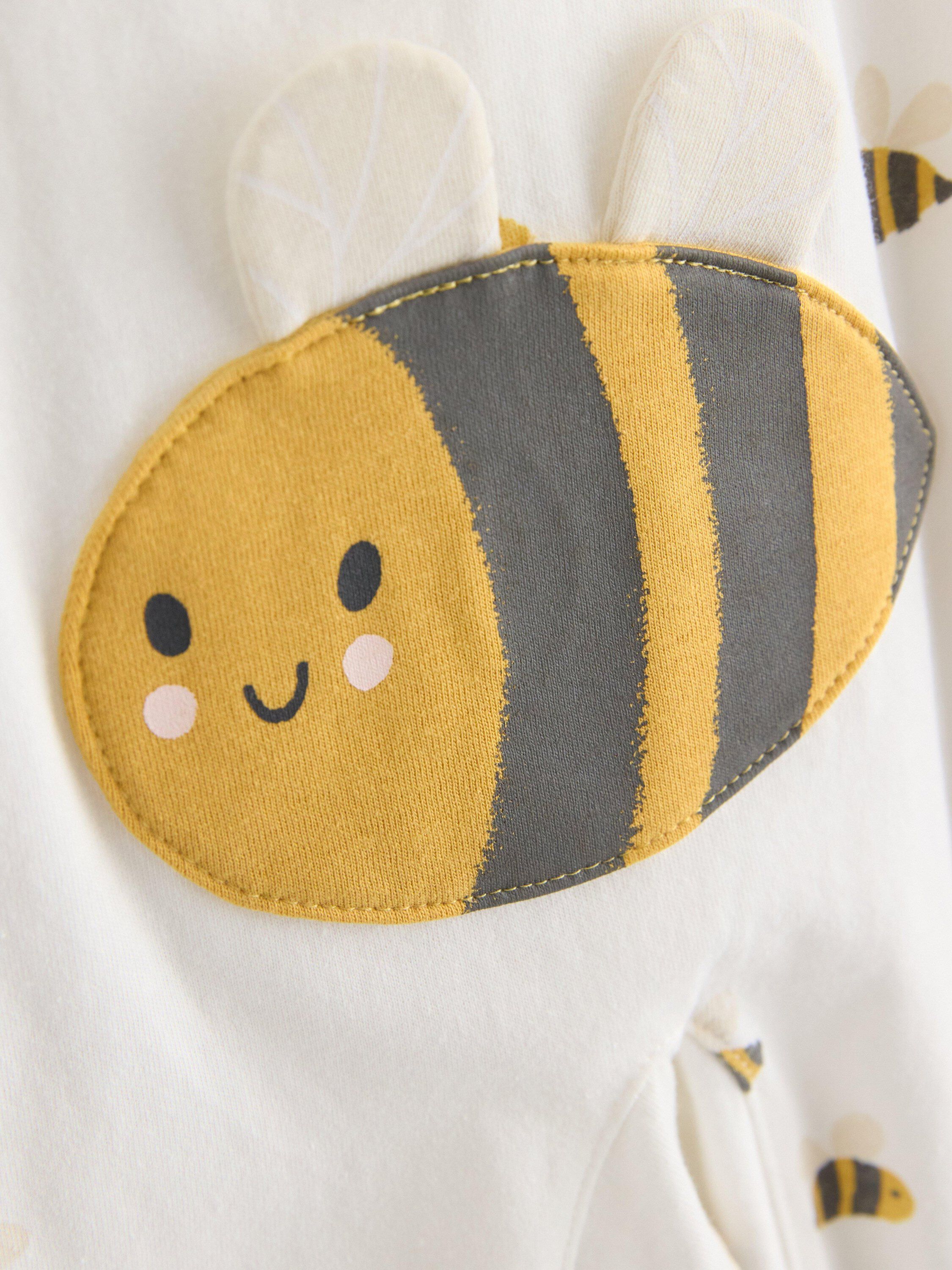 Soft, cosy pyjamas in cotton with l