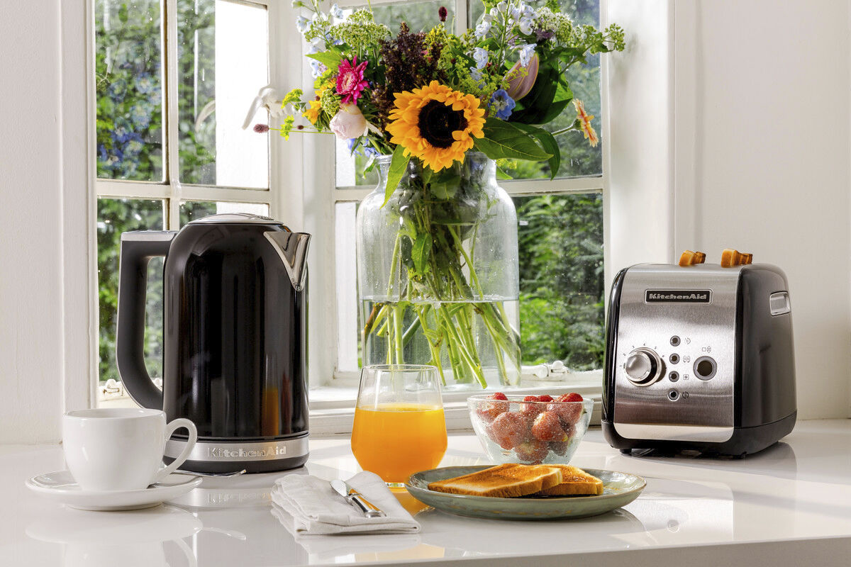 Br&oslash;drister 2-skiver sort L18,4cm B28,6cm H21cm