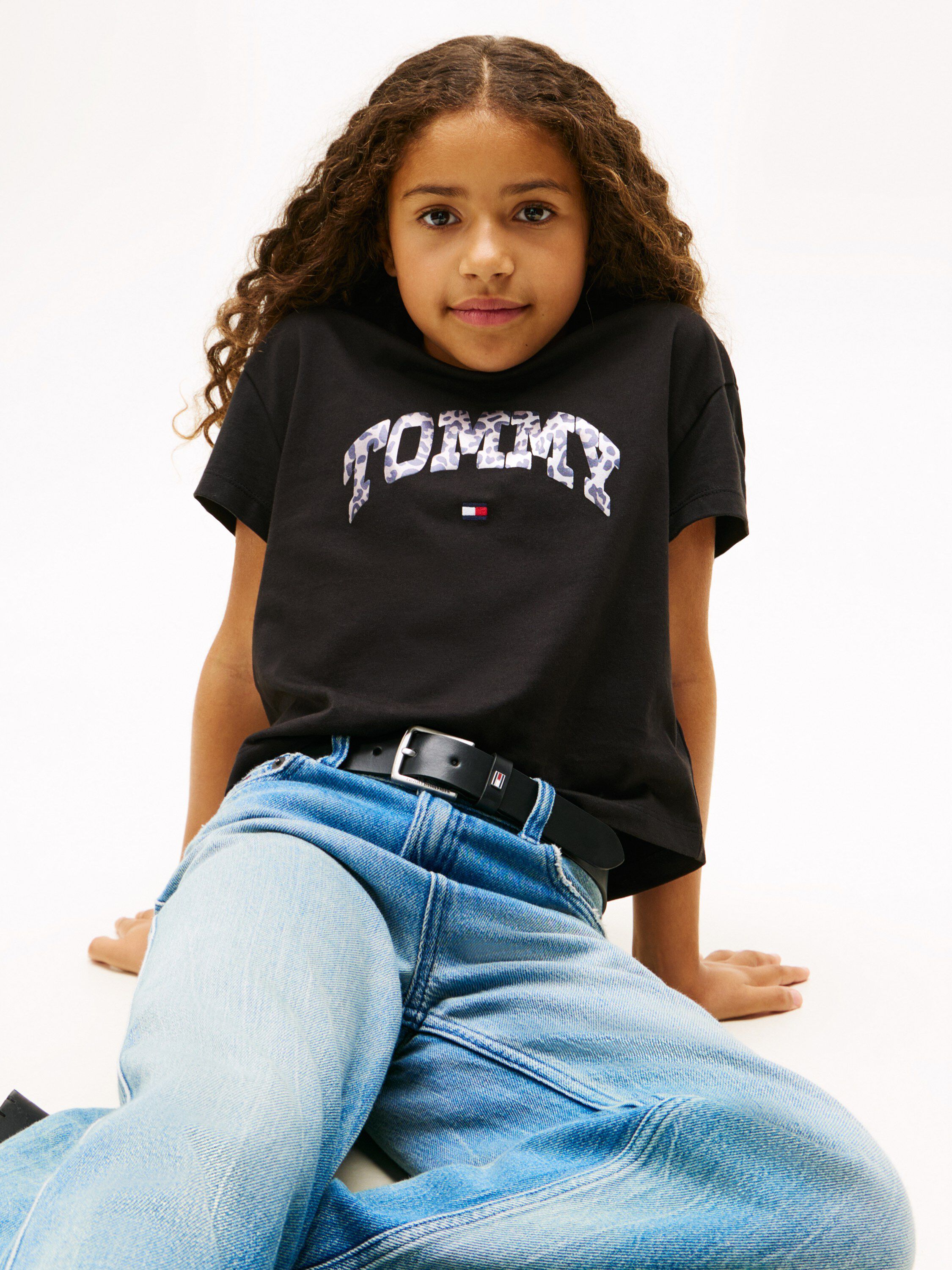 VARSITY SATEEN GRAPHIC TEE S/S