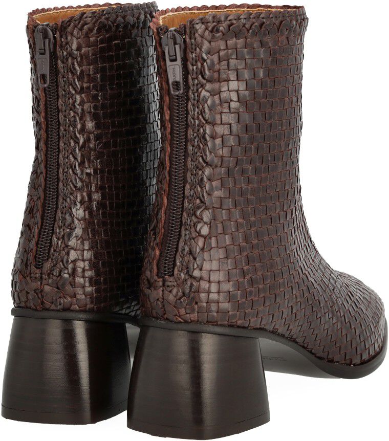 H&aring;ndflettet l&aelig;derst&oslash;vlet med skulpt